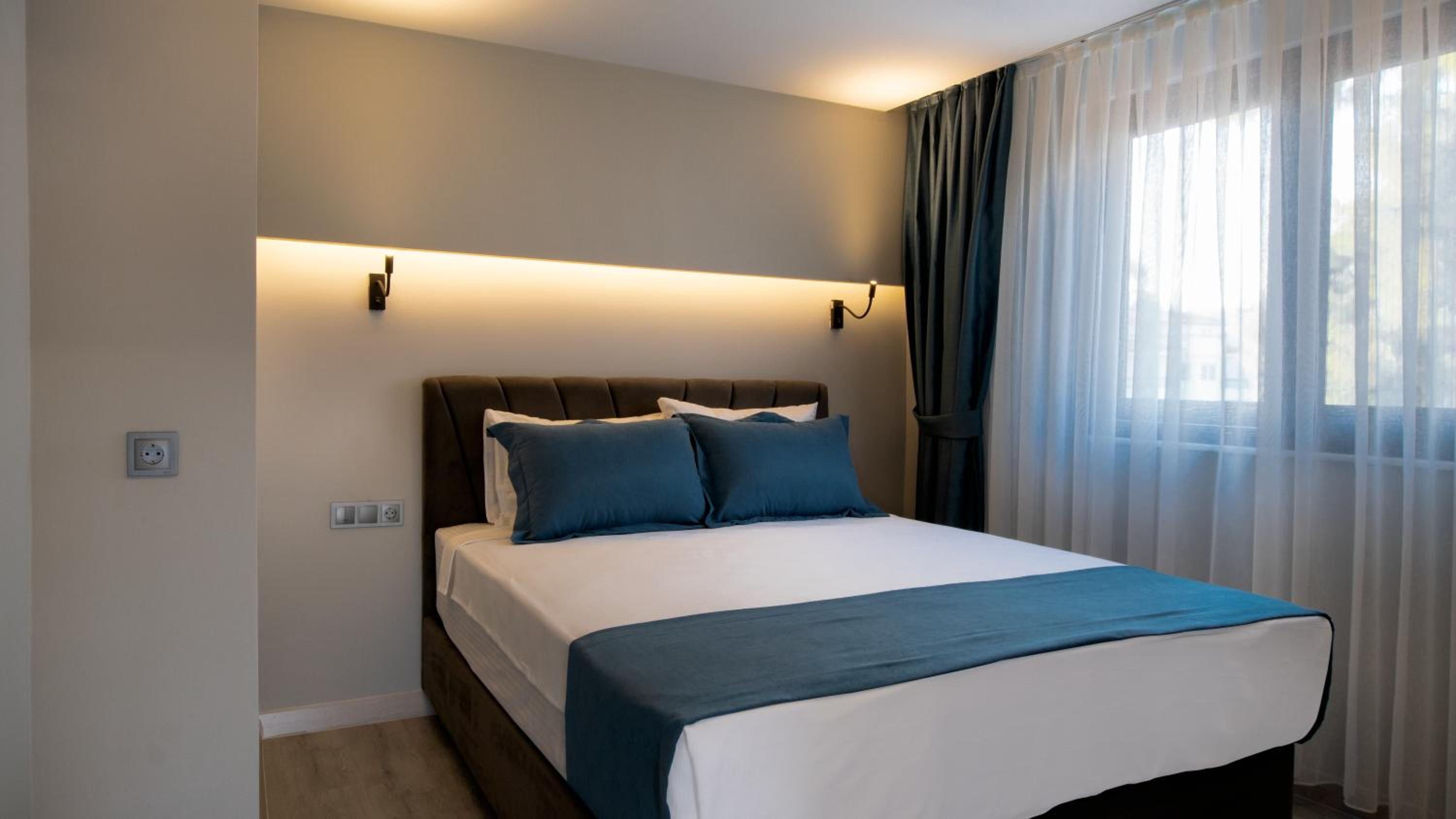 OPERA SUITES Apart Hotel - Image 9