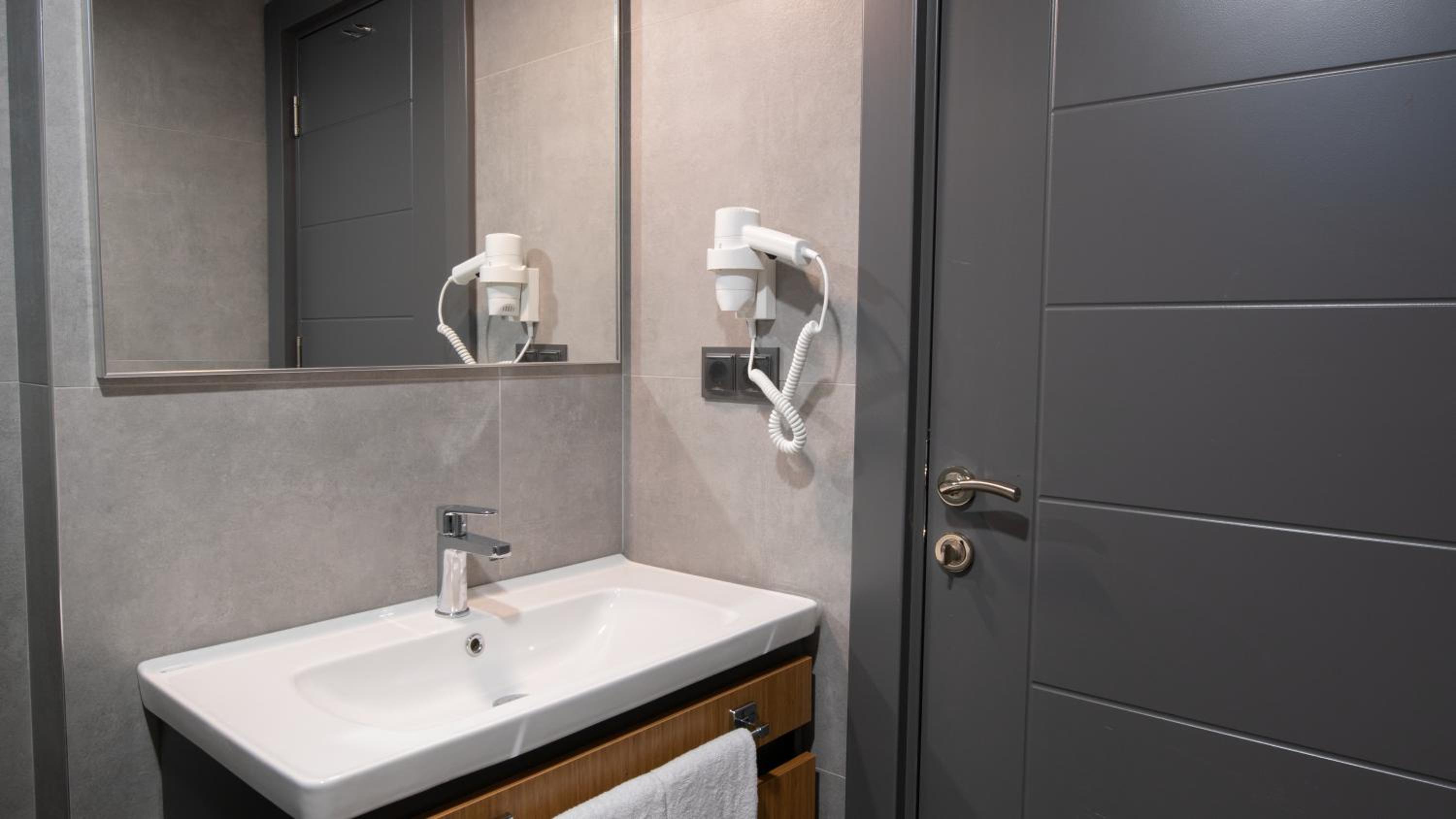 OPERA SUITES Apart Hotel - Image 33