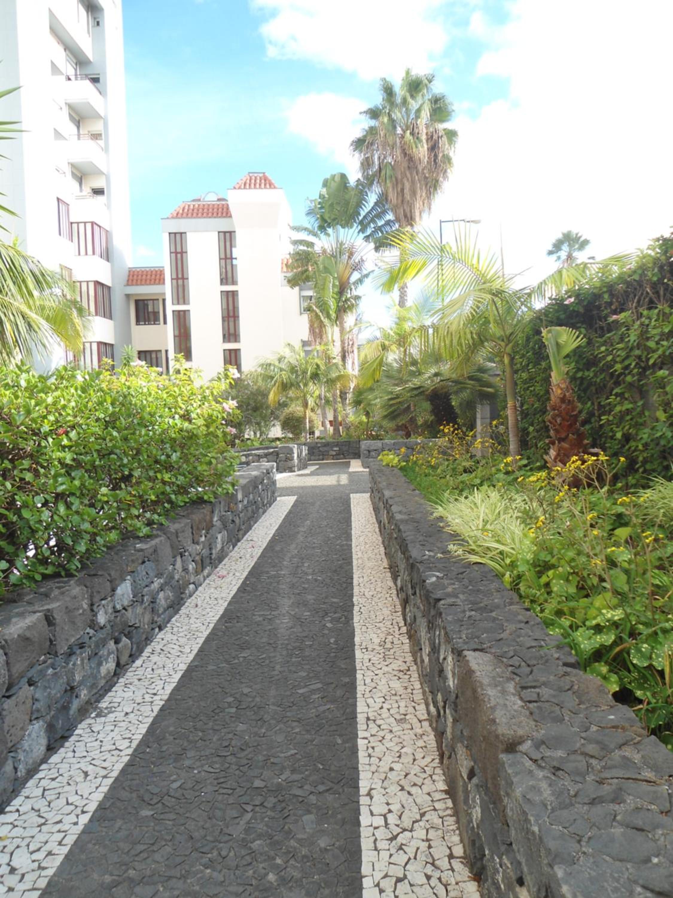 Garden's Apartment view 4