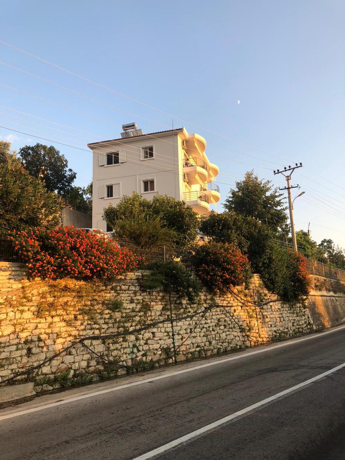 Apartments Vila Emiliano