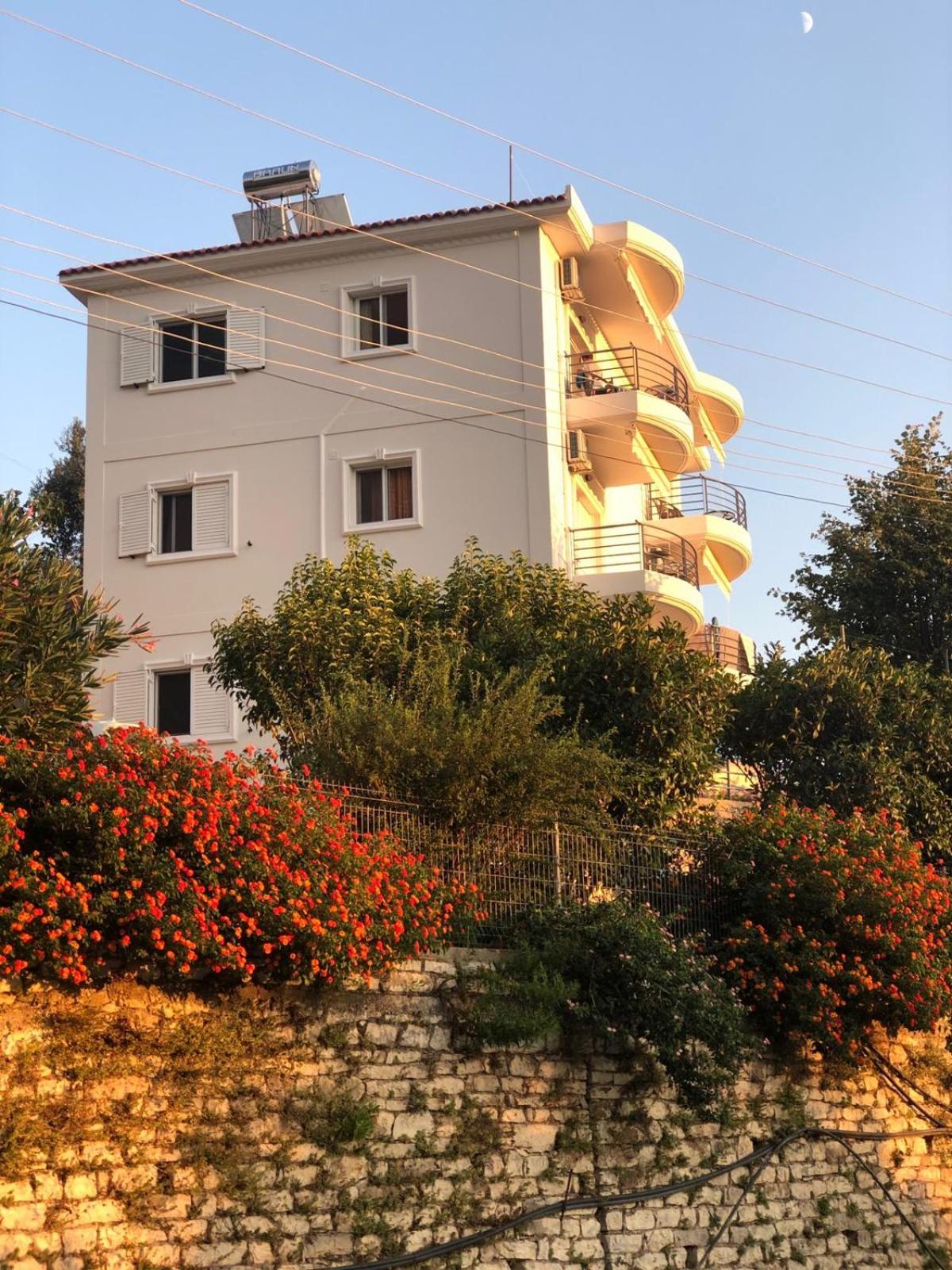 Apartments Vila Emiliano