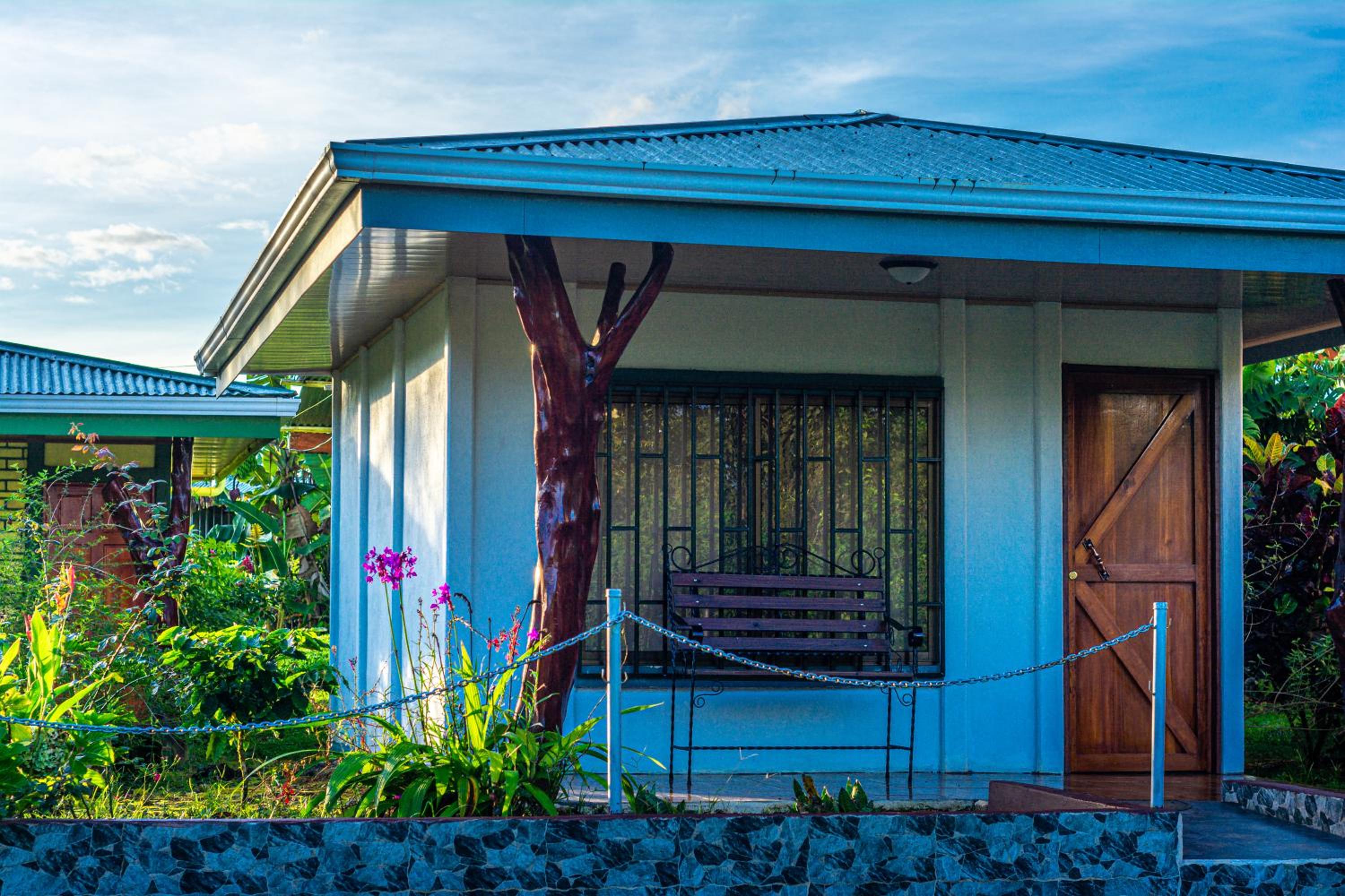 Rio Celeste Springs Blue Lodge