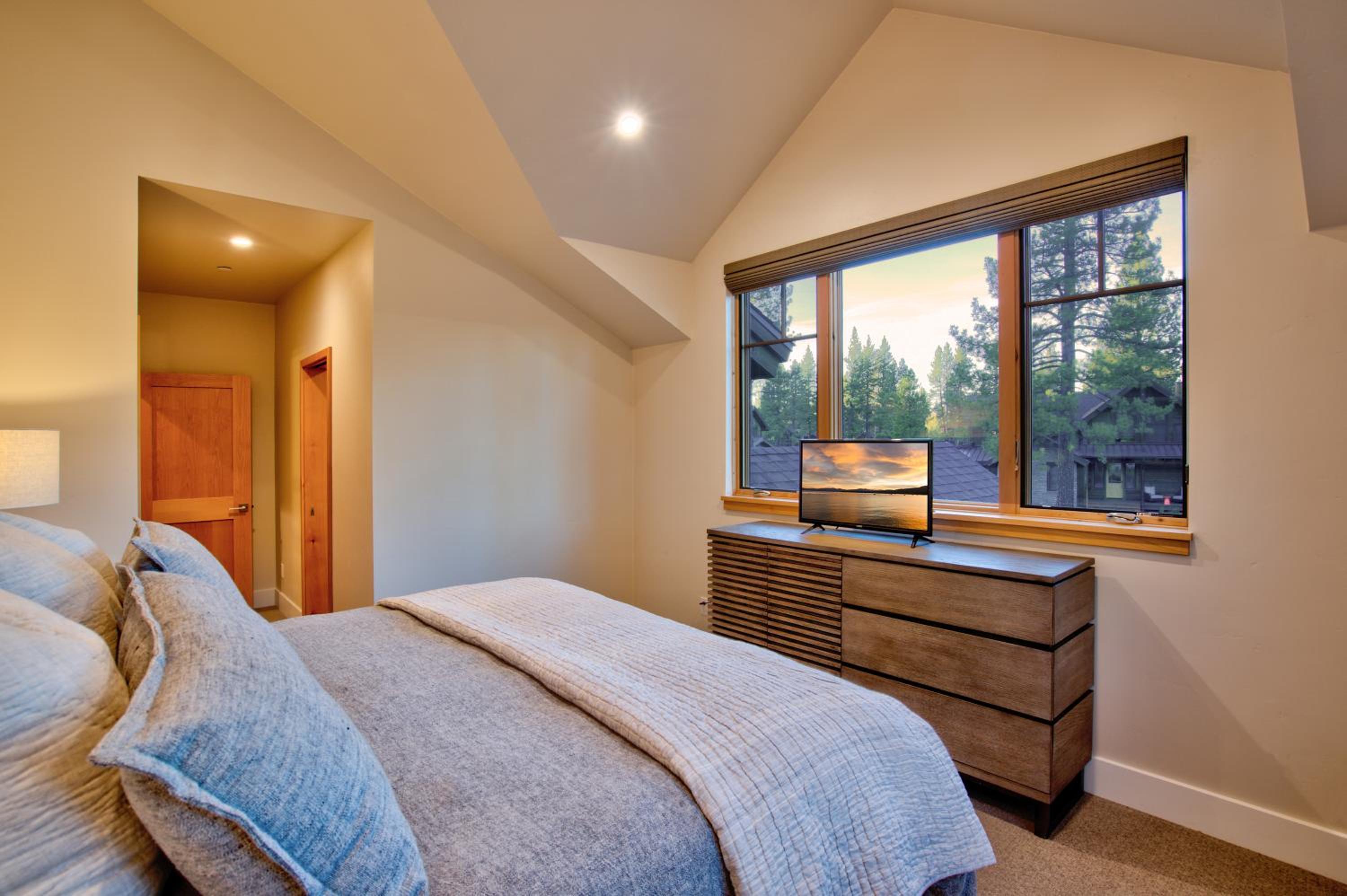 Lake Tahoe Vacations - NEW 4BD Residence in the Signature Home Collection at Old Greenwood! - Property Image 9