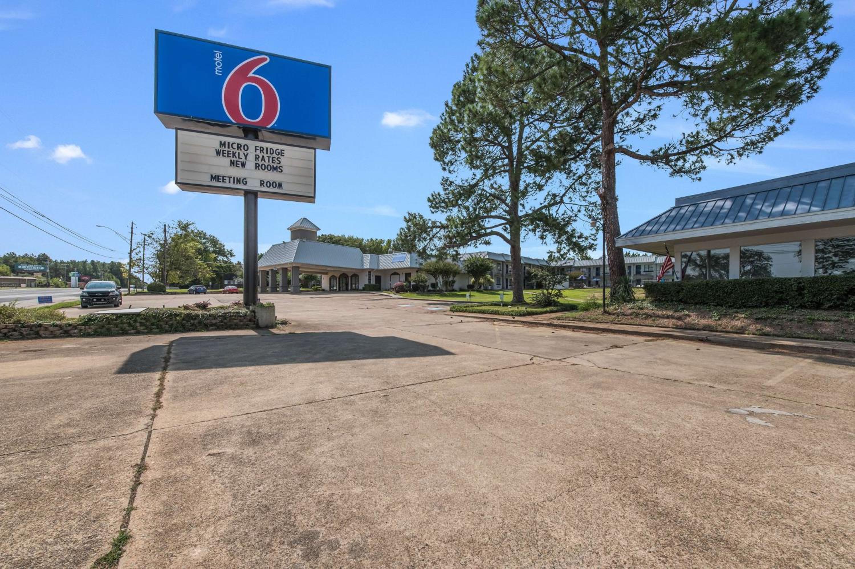 Kilgore Vacations - Motel 6-Kilgore, TX - Property Image 26