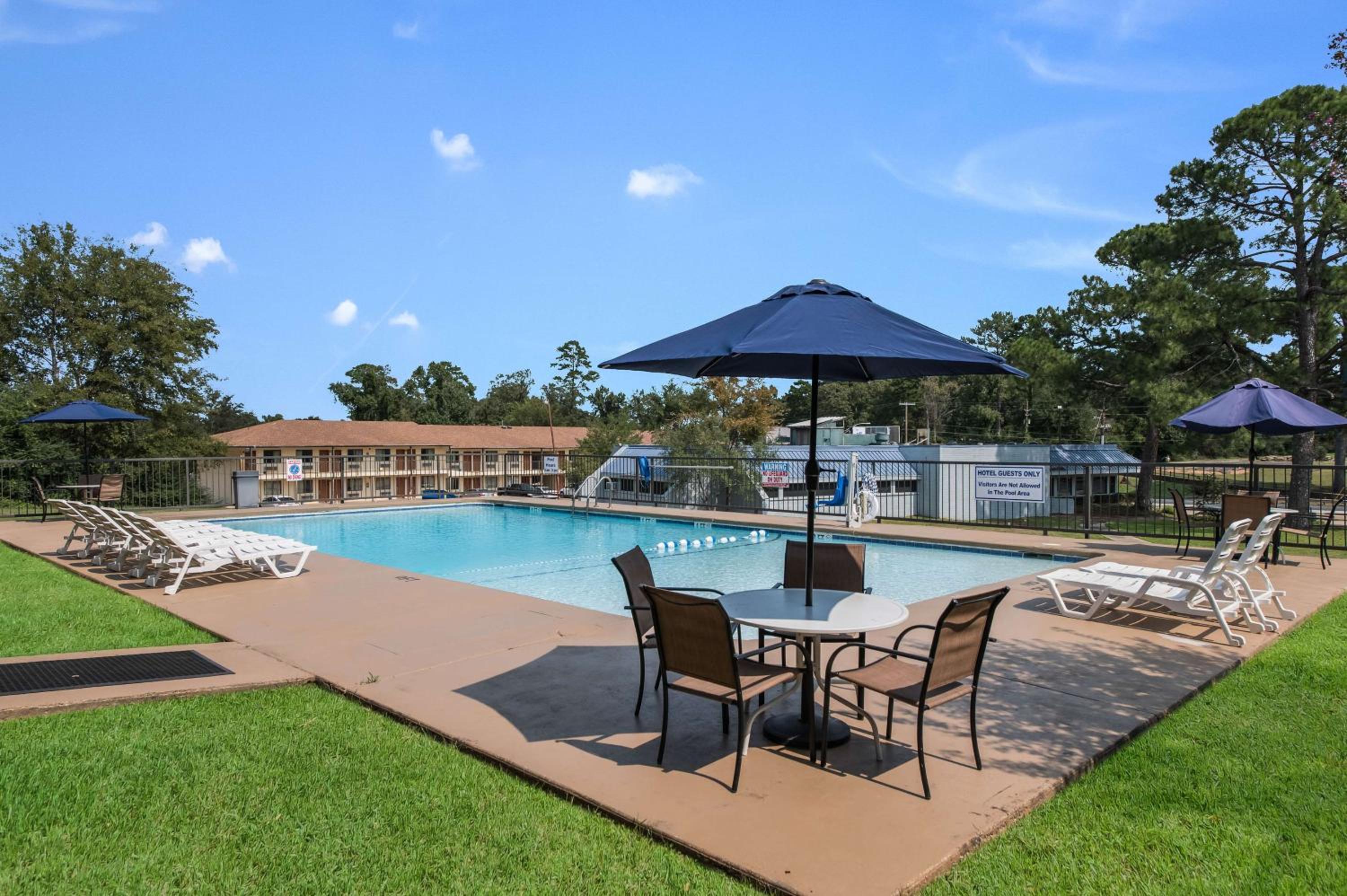 Kilgore Vacations - Motel 6-Kilgore, TX - Property Image 20