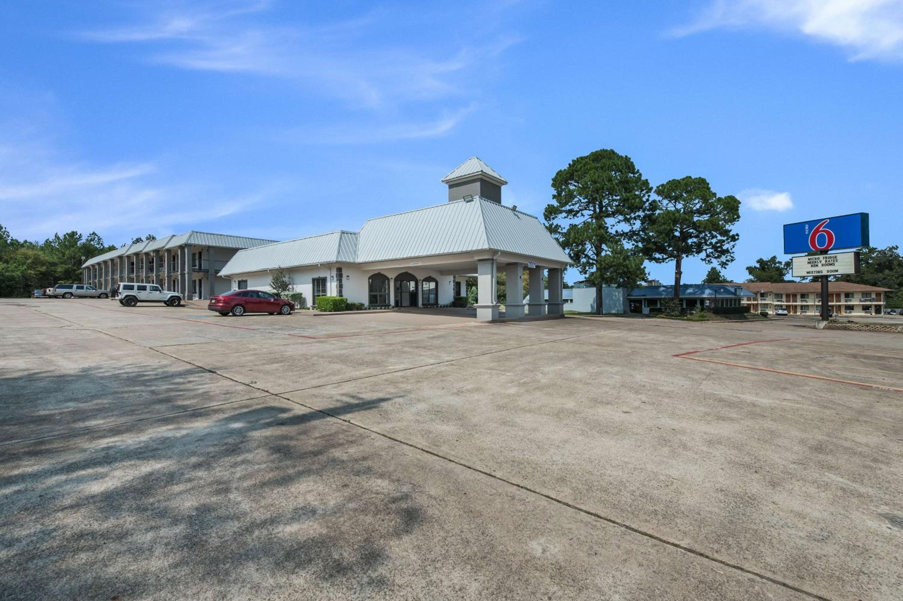 Kilgore Vacations - Motel 6-Kilgore, TX - Property Image 24