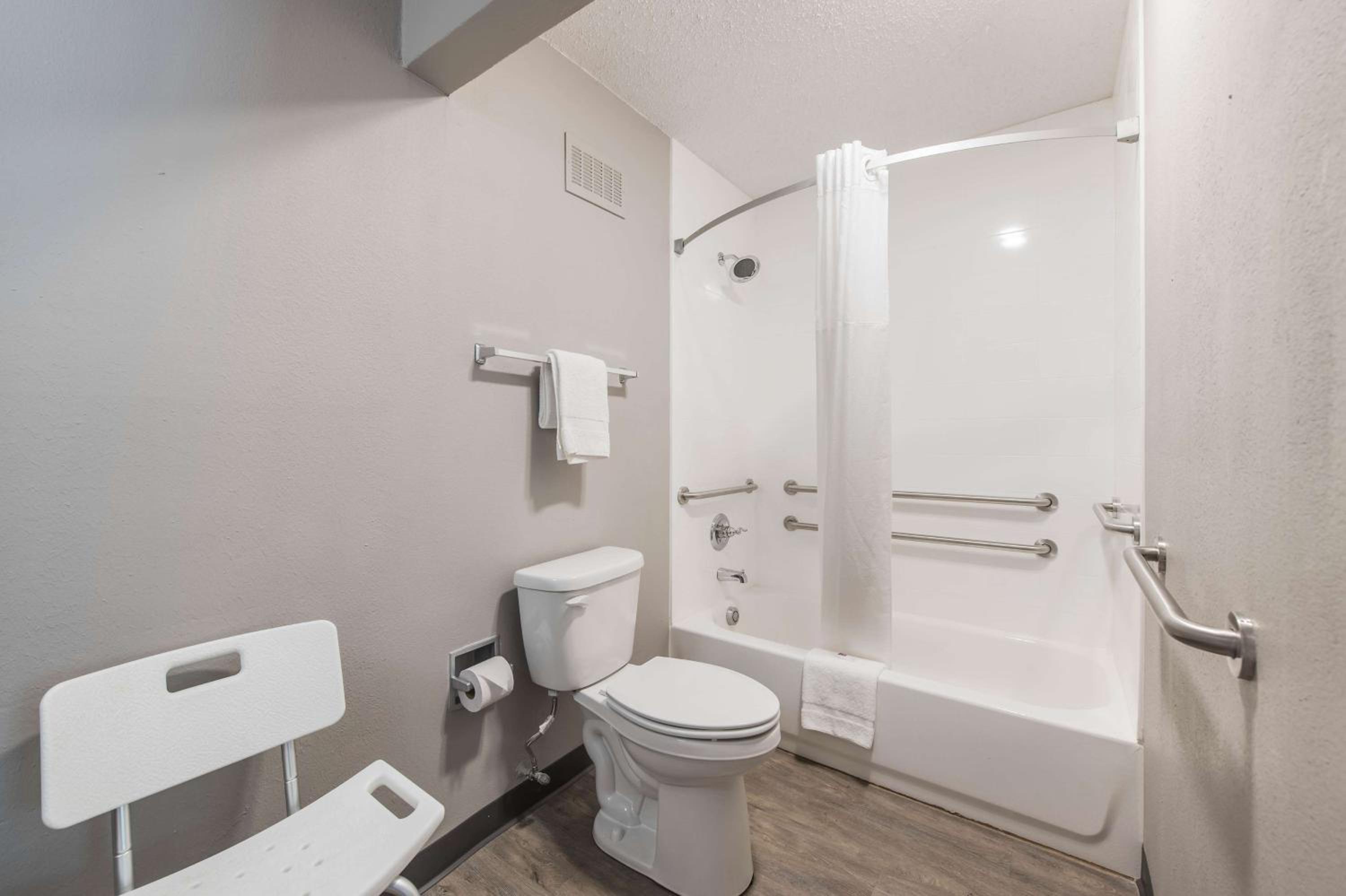 Kilgore Vacations - Motel 6-Kilgore, TX - Property Image 8