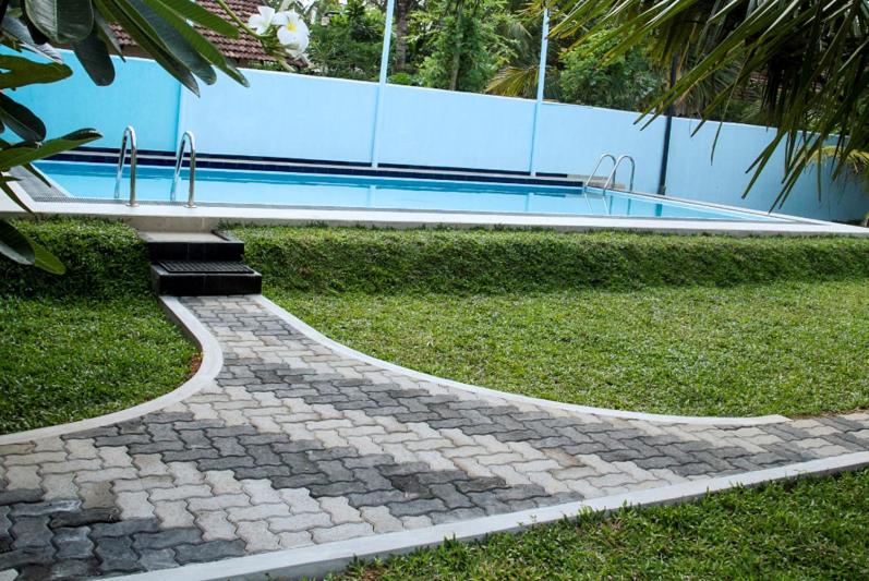 Larn's Villa Hotel & Apartment
