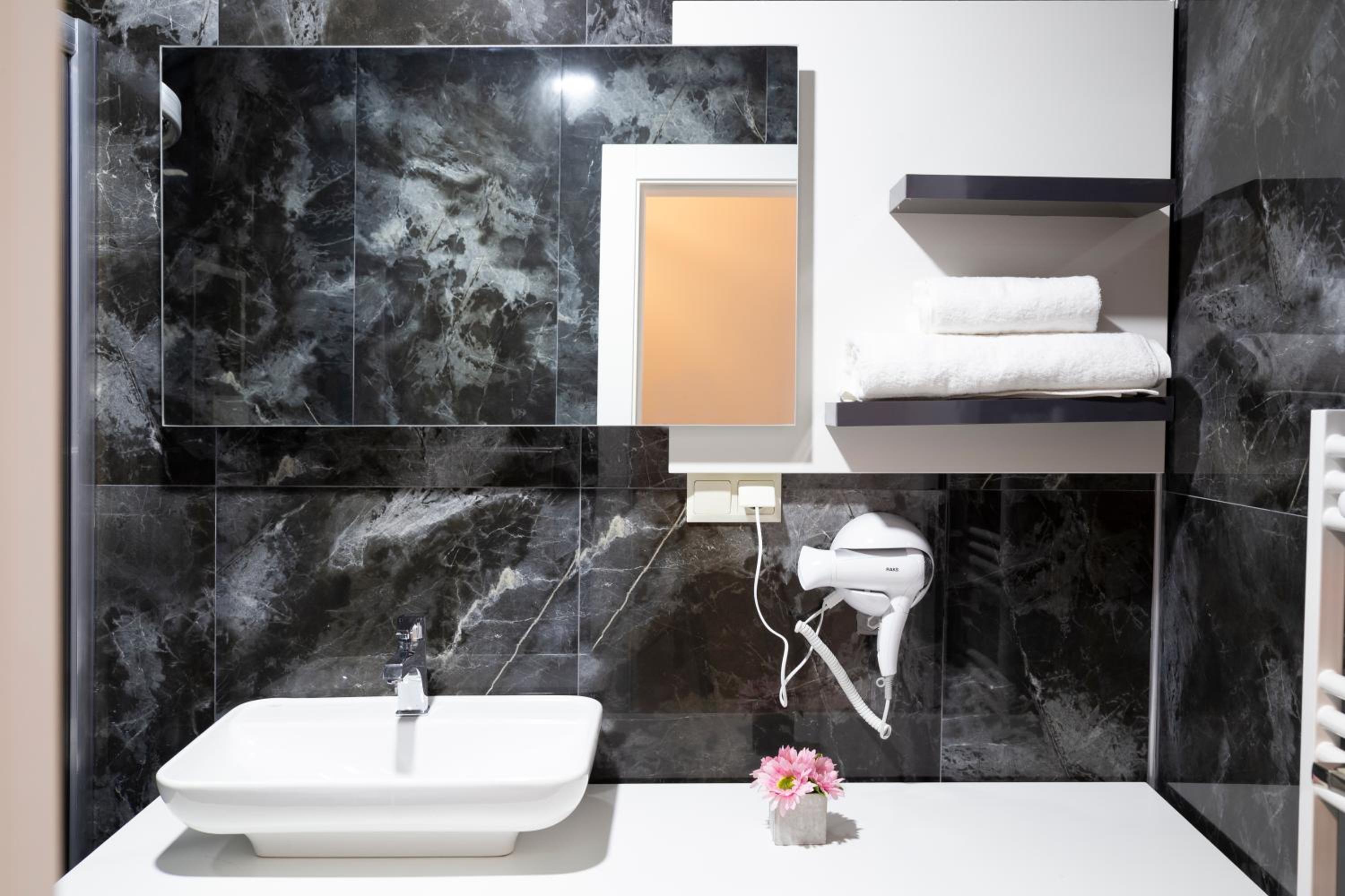 Hatton Suites Hotel Esenboga - Image 14