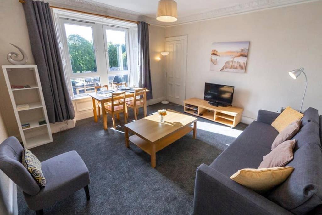 ☆ Bright, 2 Bedroom West End Apartment ☆ view 5