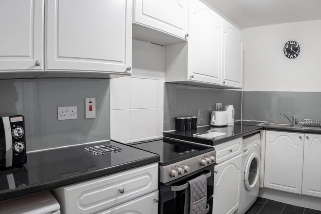 ☆Modern Flat, Close to University and City Centre☆ view 5