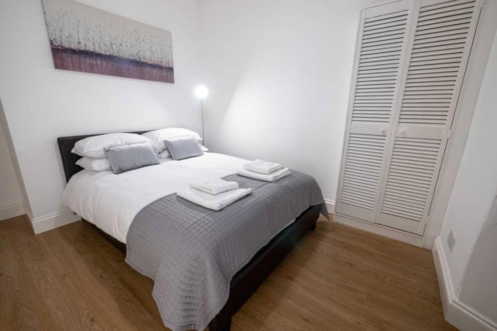 ☆ Spacious 2 Bed flat, Close to University ☆ view 4