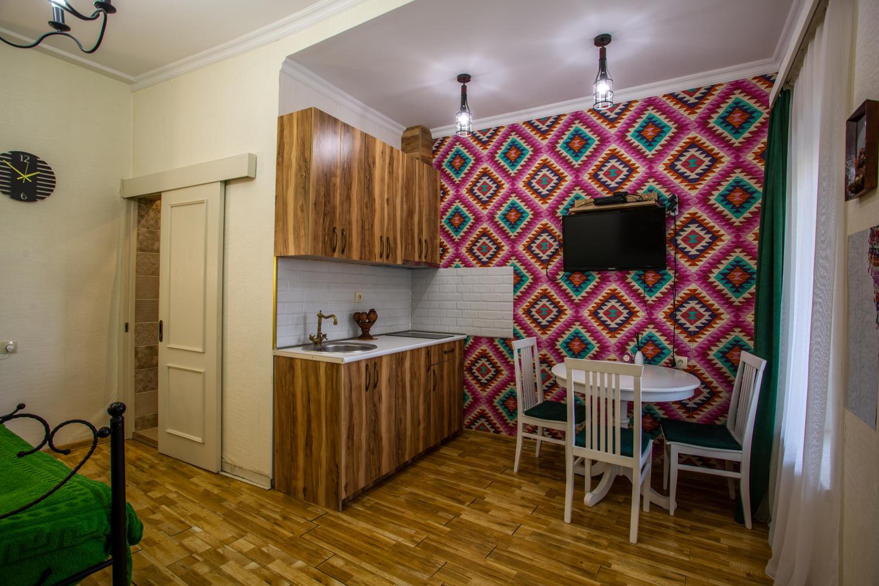 downtown apartment near Sulfur baths view 3