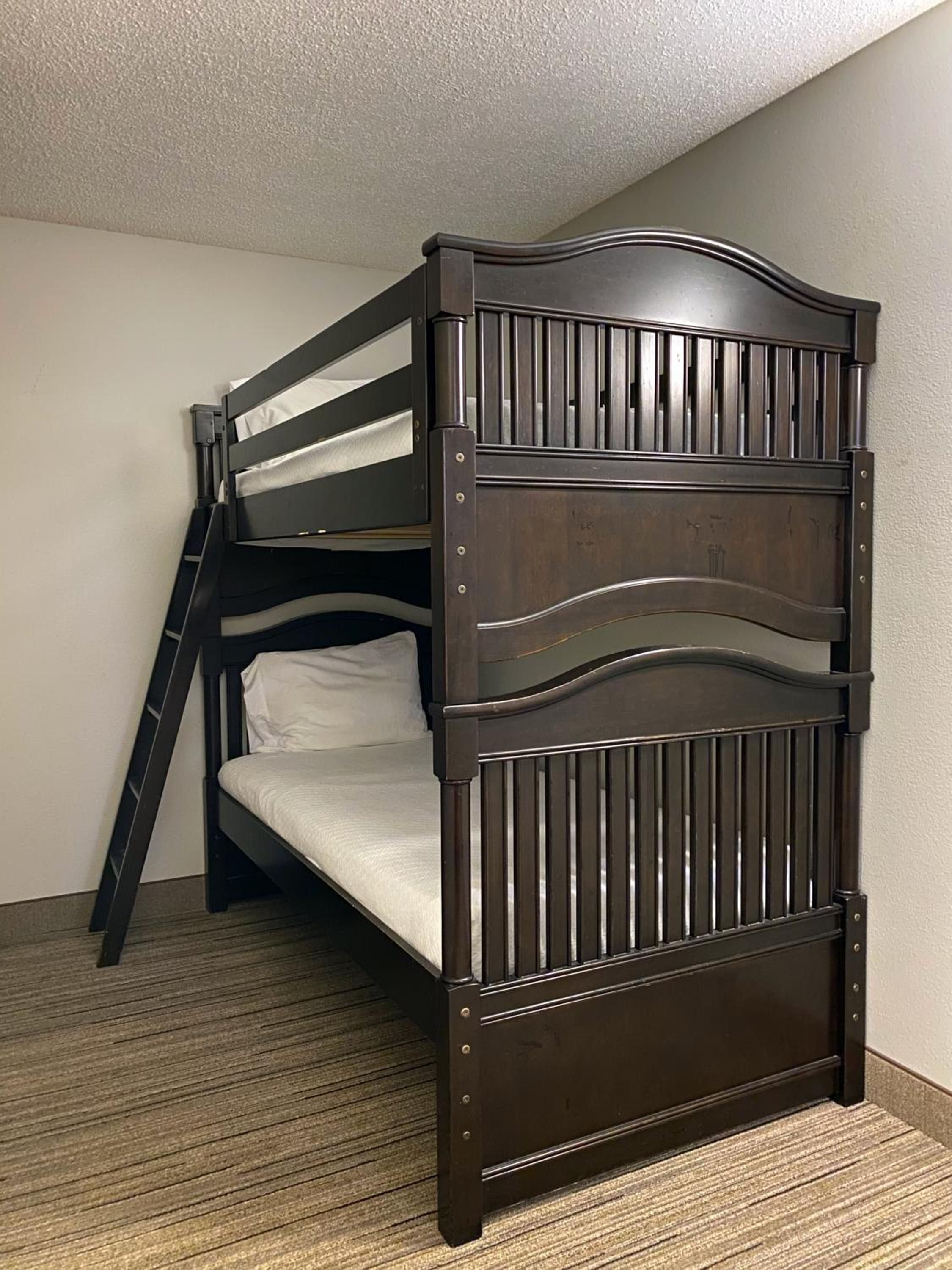 Somerset Vacations - Holiday Inn Express Hotel  Suites Somerset Central, an IHG Hotel - Property Image 54