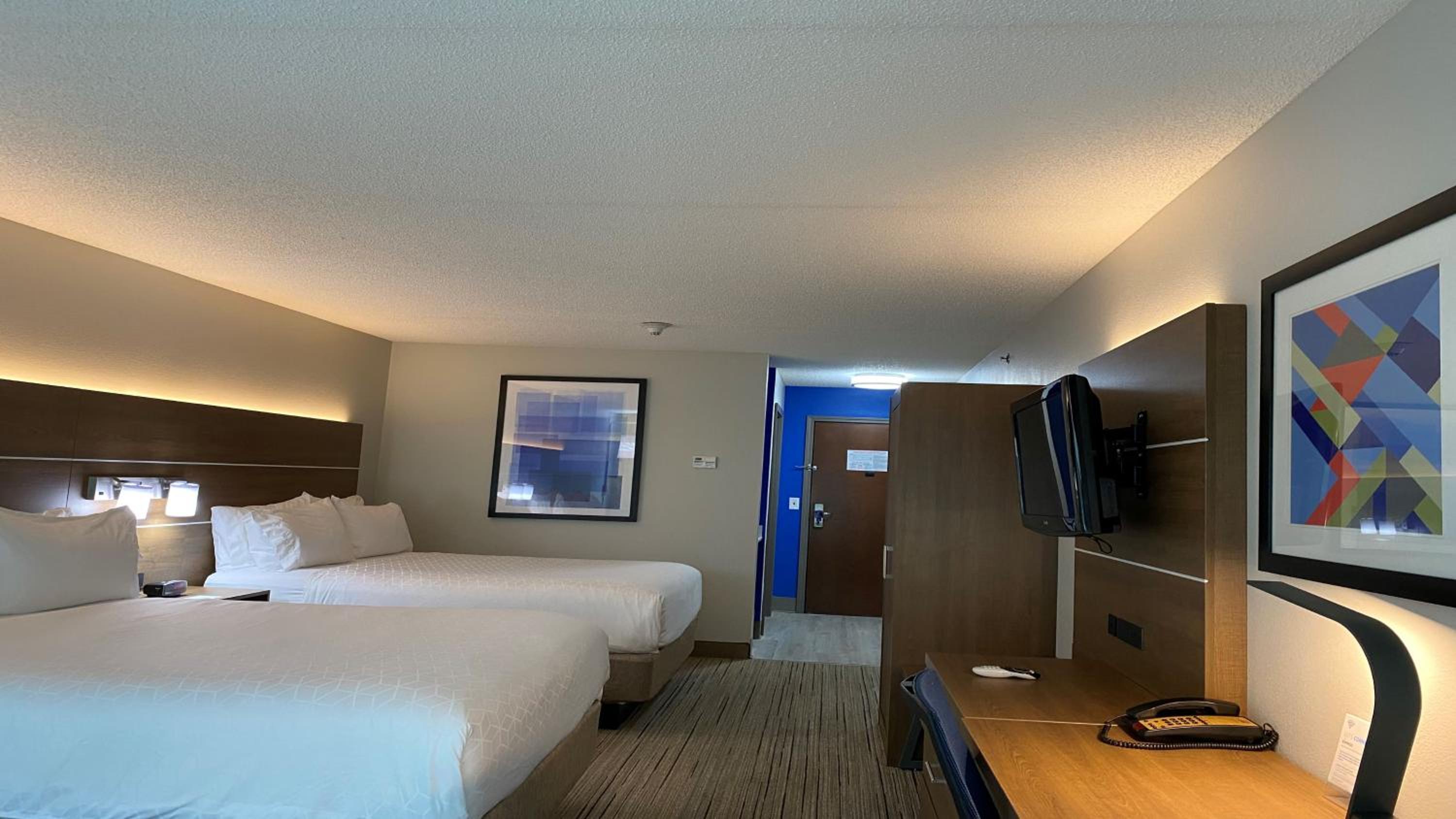 Somerset Vacations - Holiday Inn Express Hotel  Suites Somerset Central, an IHG Hotel - Property Image 46