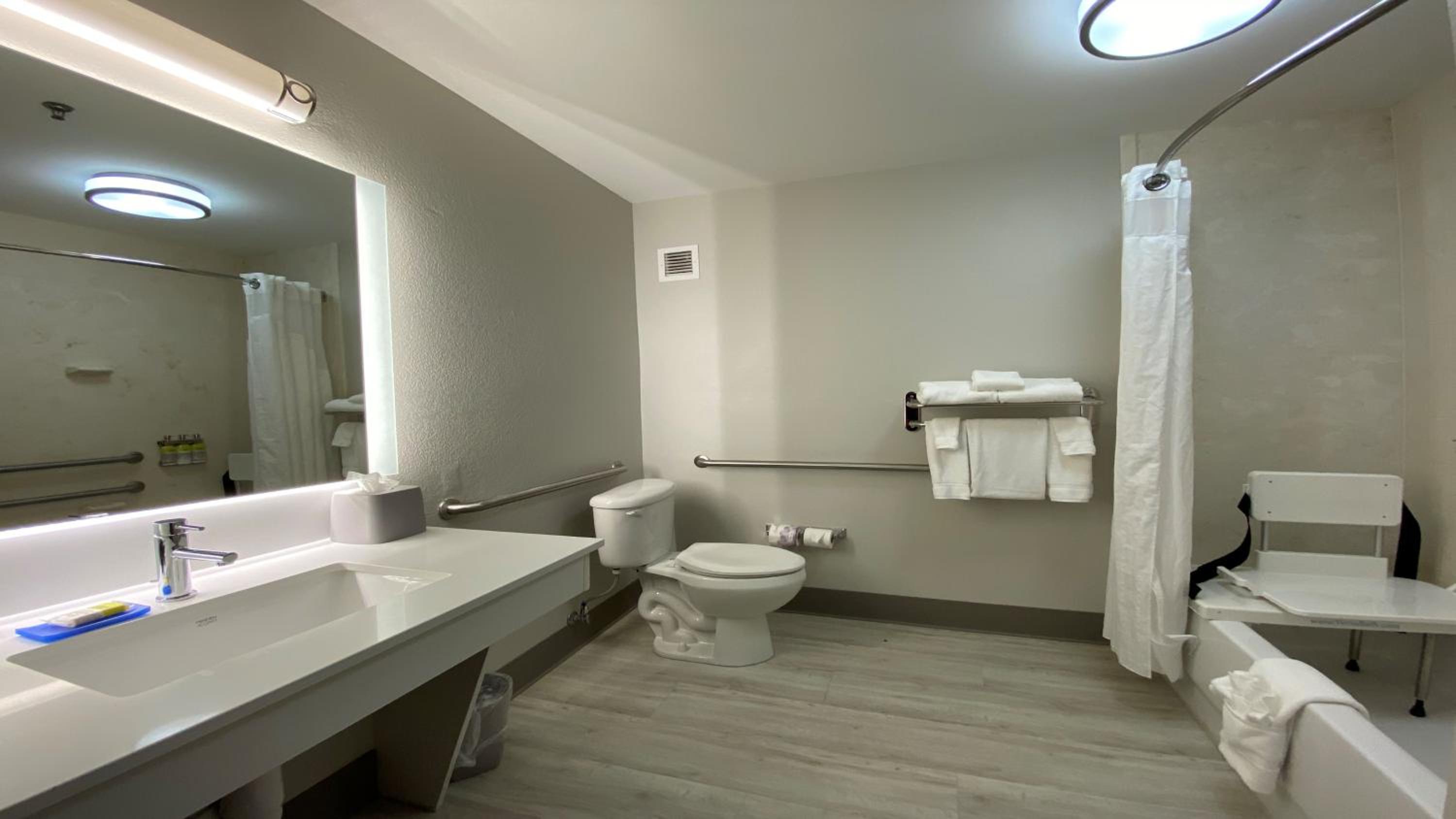 Somerset Vacations - Holiday Inn Express Hotel  Suites Somerset Central, an IHG Hotel - Property Image 22