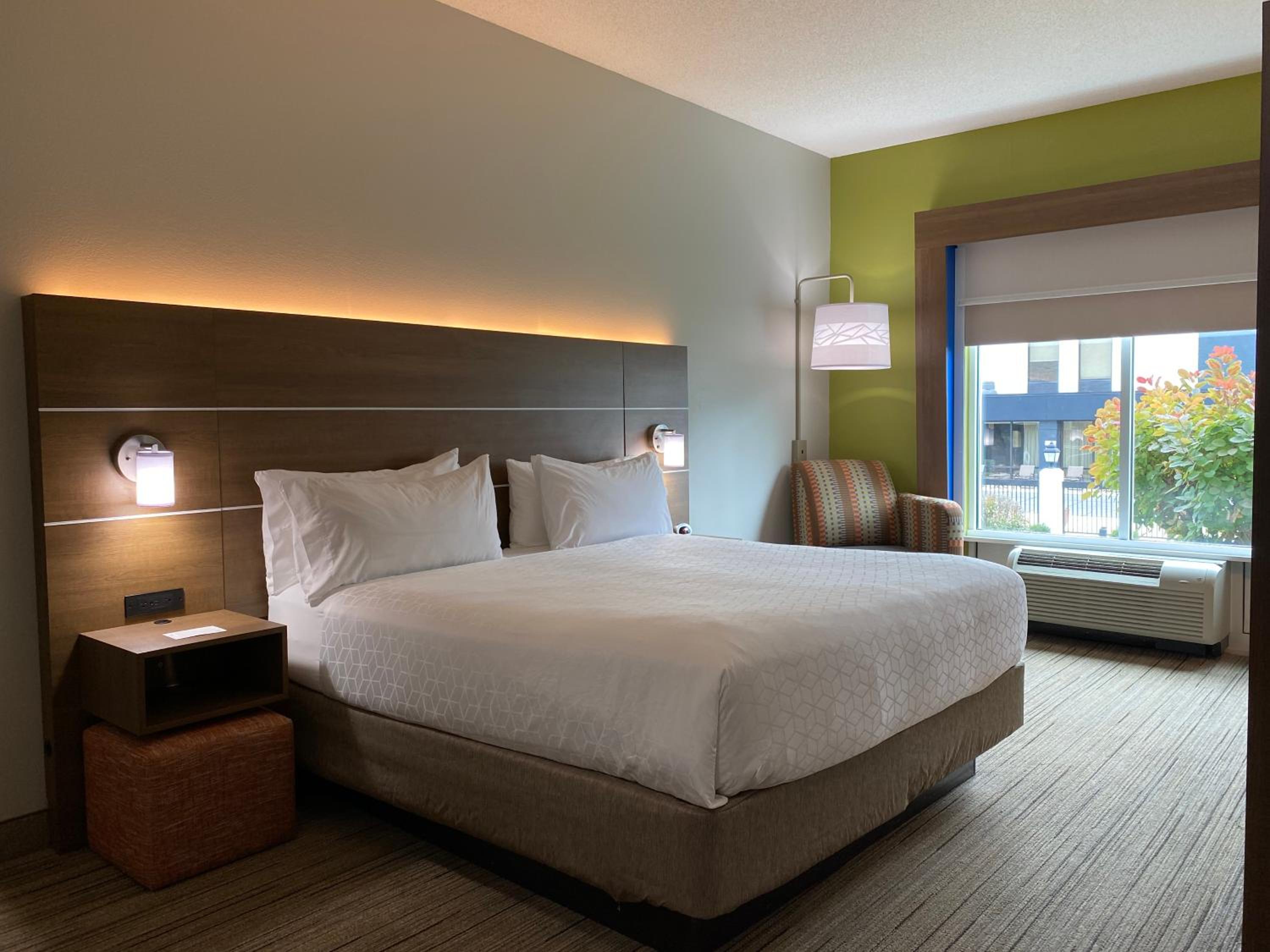 Somerset Vacations - Holiday Inn Express Hotel  Suites Somerset Central, an IHG Hotel - Property Image 48