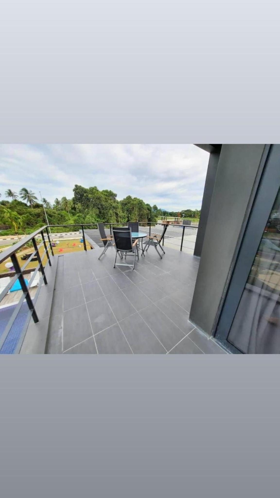Roxy Sematan Villa & Townhouse photo 2