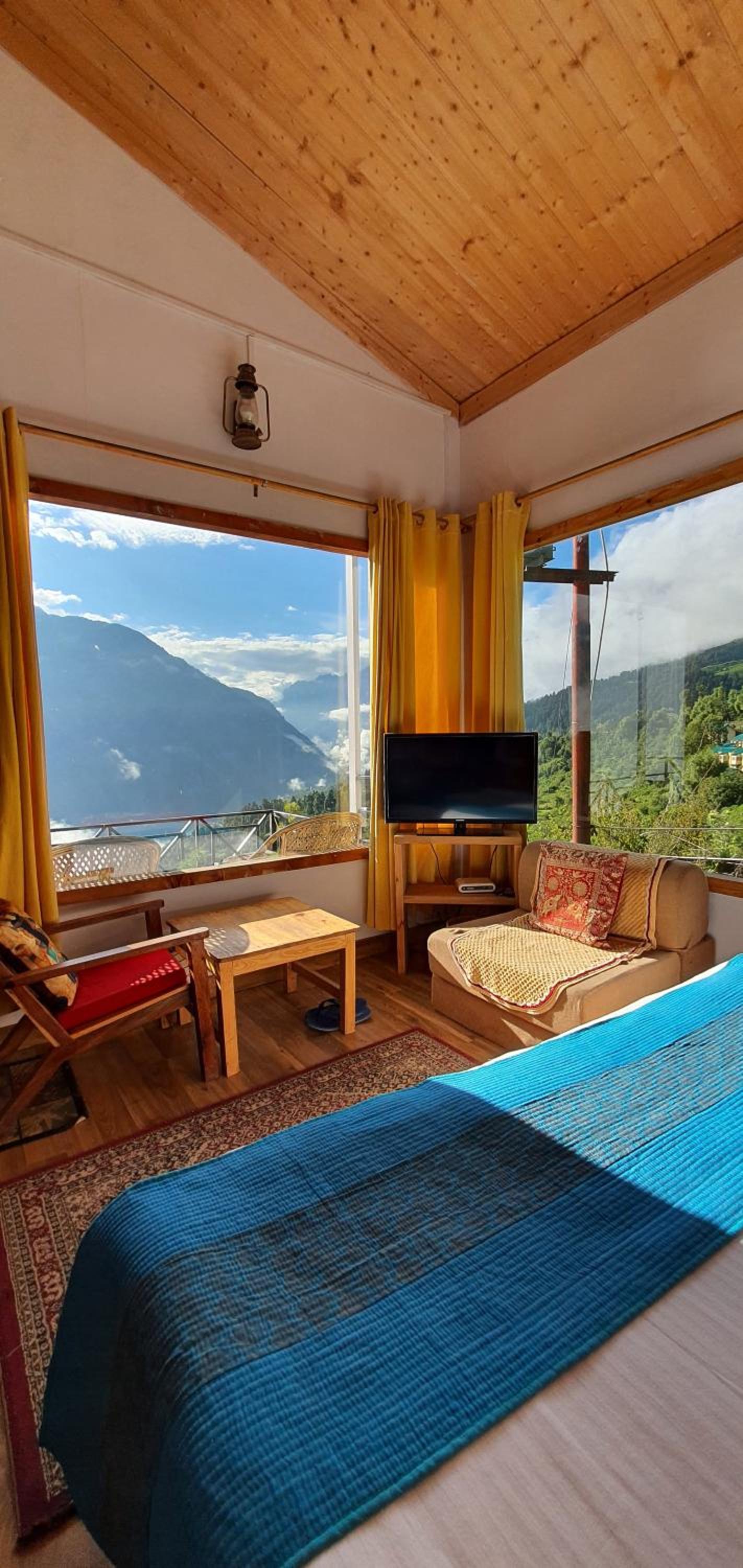 Mountain Rover Auli Resort view 2
