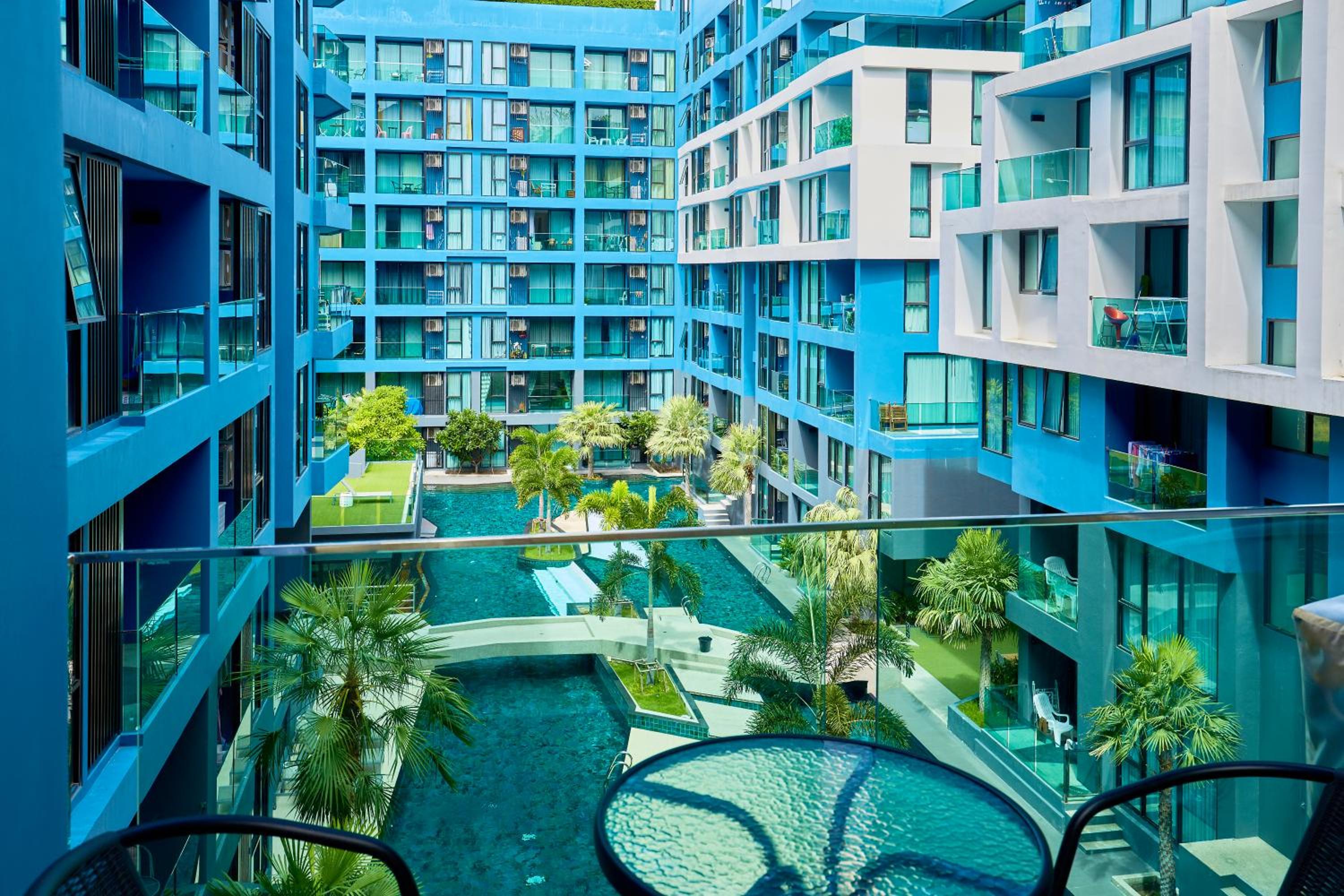 Acqua Condo by Tech
