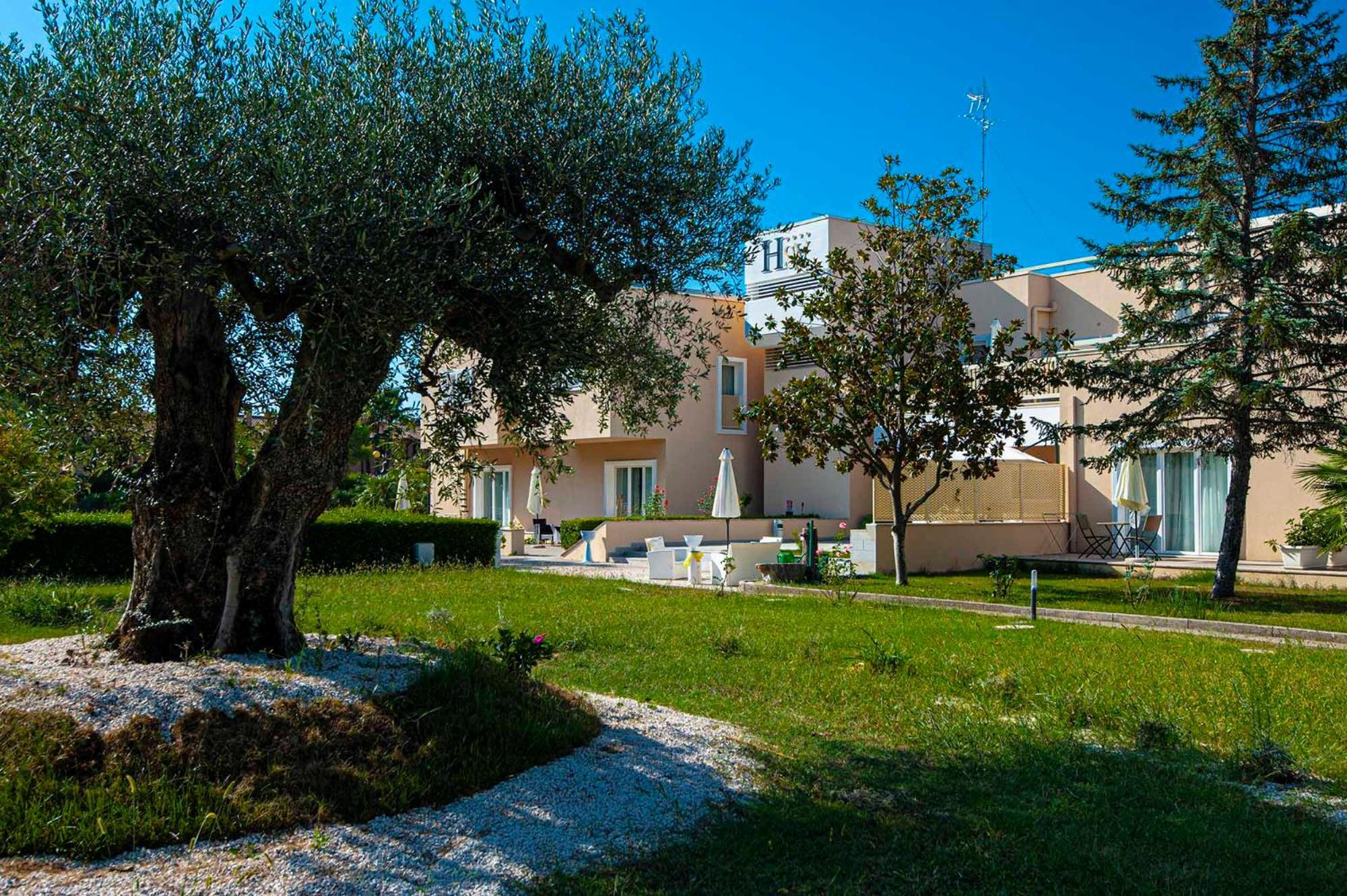 Hotel San Vincenzo Resort - Image 1