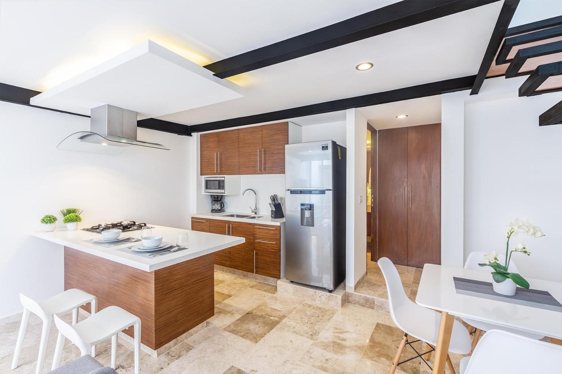 Splash Pool, Rooftop Terrace, Patio, Beach 4 Blks
