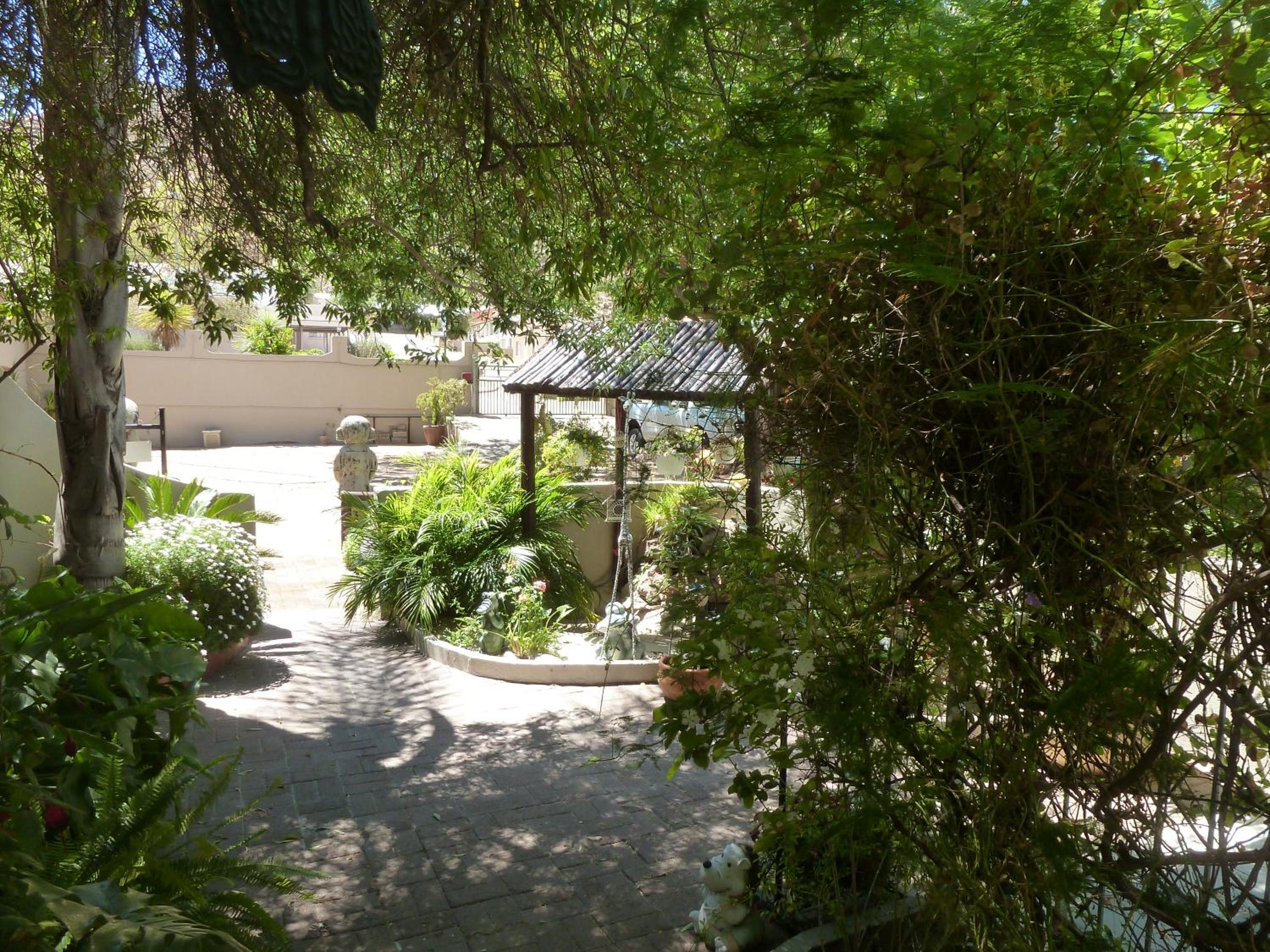 Springbok Apartments view 3