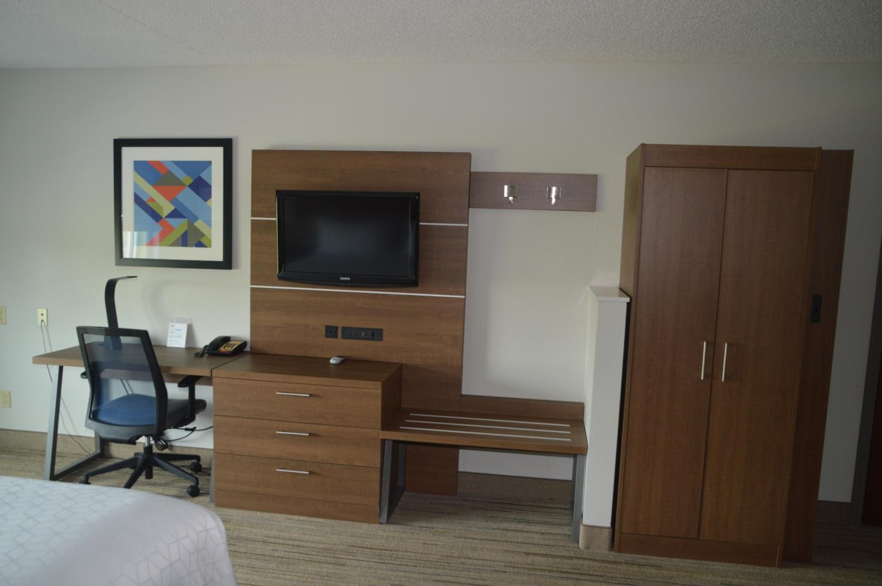 Somerset Vacations - Holiday Inn Express Hotel  Suites Somerset Central, an IHG Hotel - Property Image 52