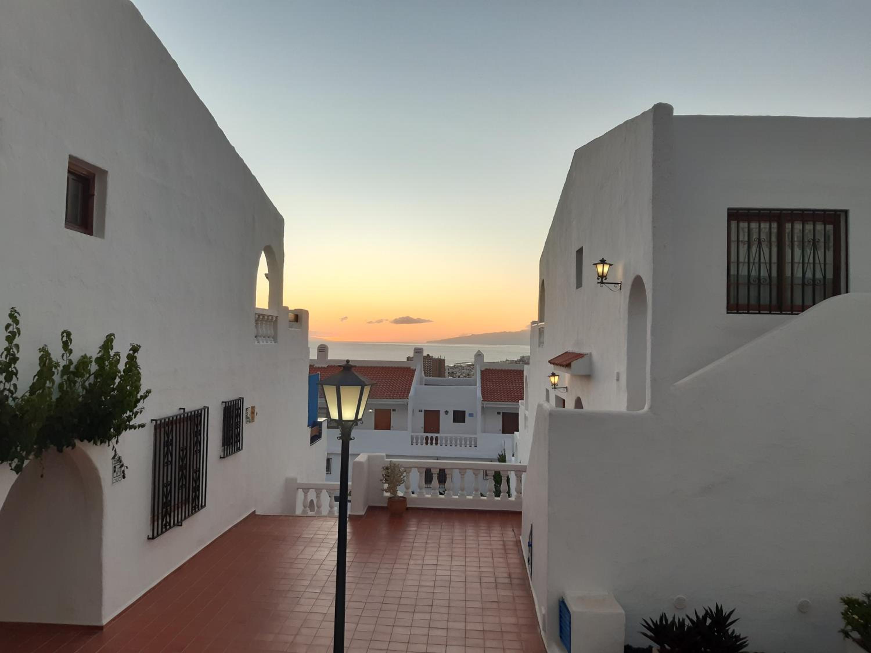 Sunny Tenerife, Los Cristianos, Studio view 4