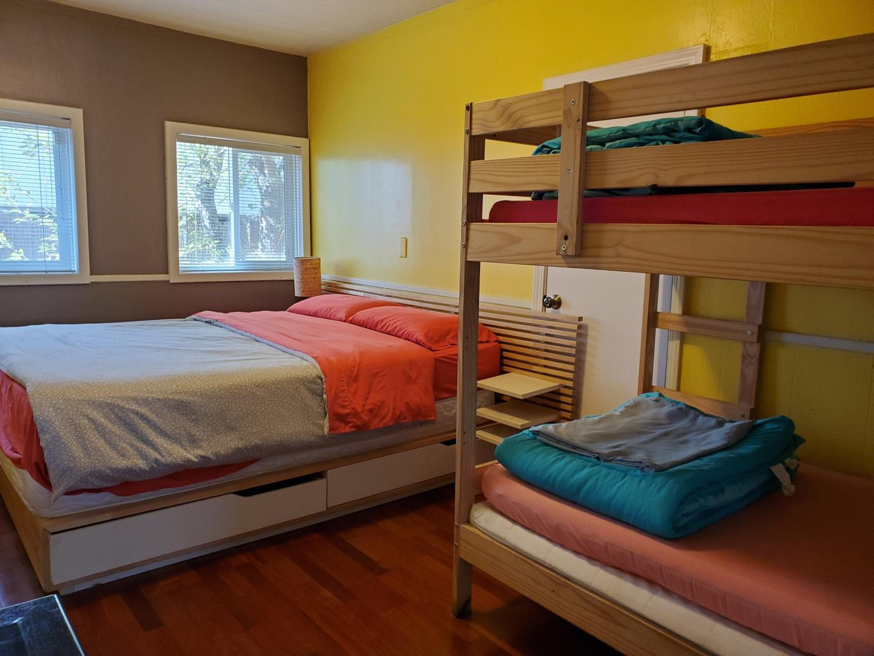 Yosemite International Hostel view 3