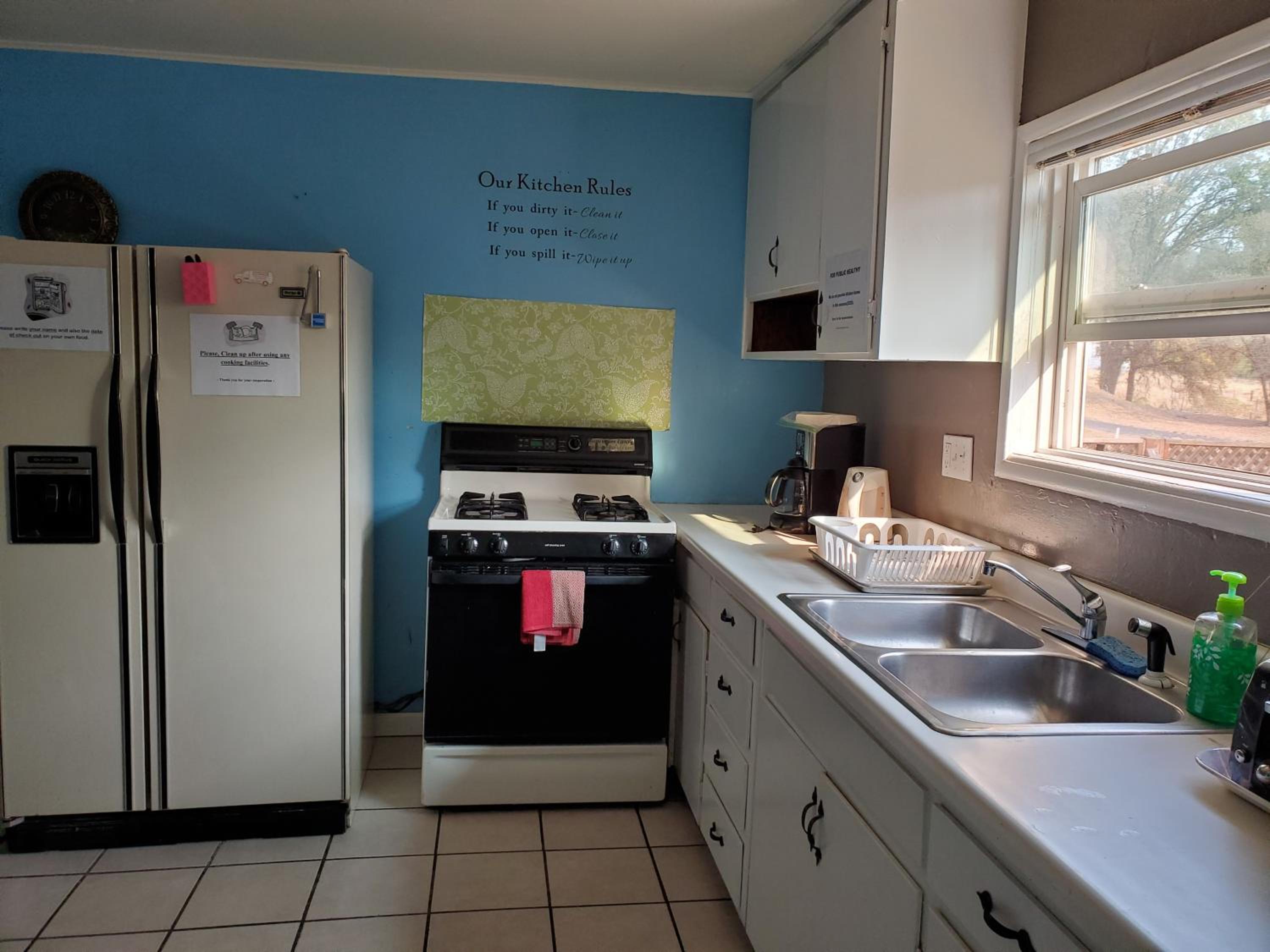 Yosemite International Hostel view 4