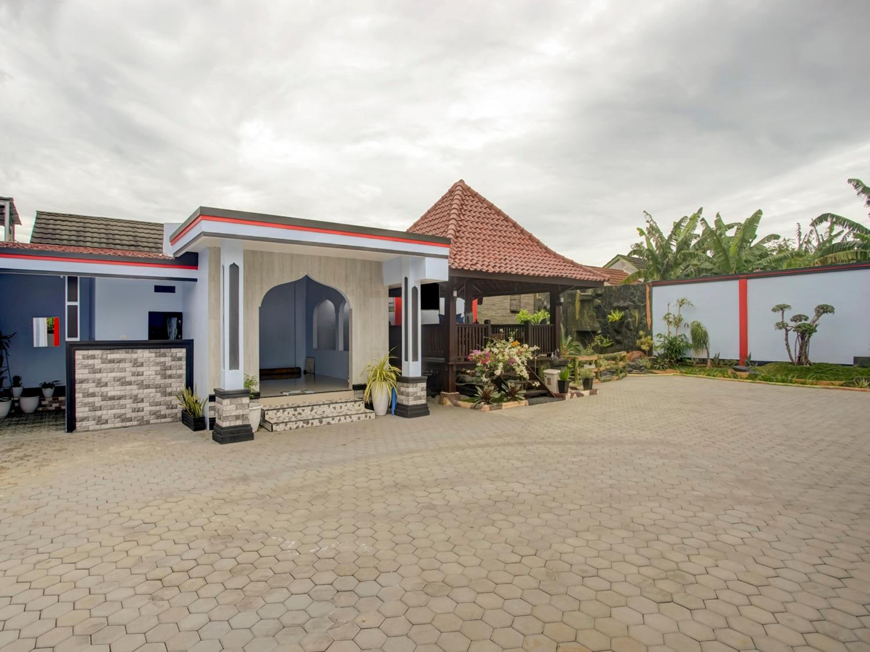 OYO Life 3982 Azka Homestay Syariah view 4
