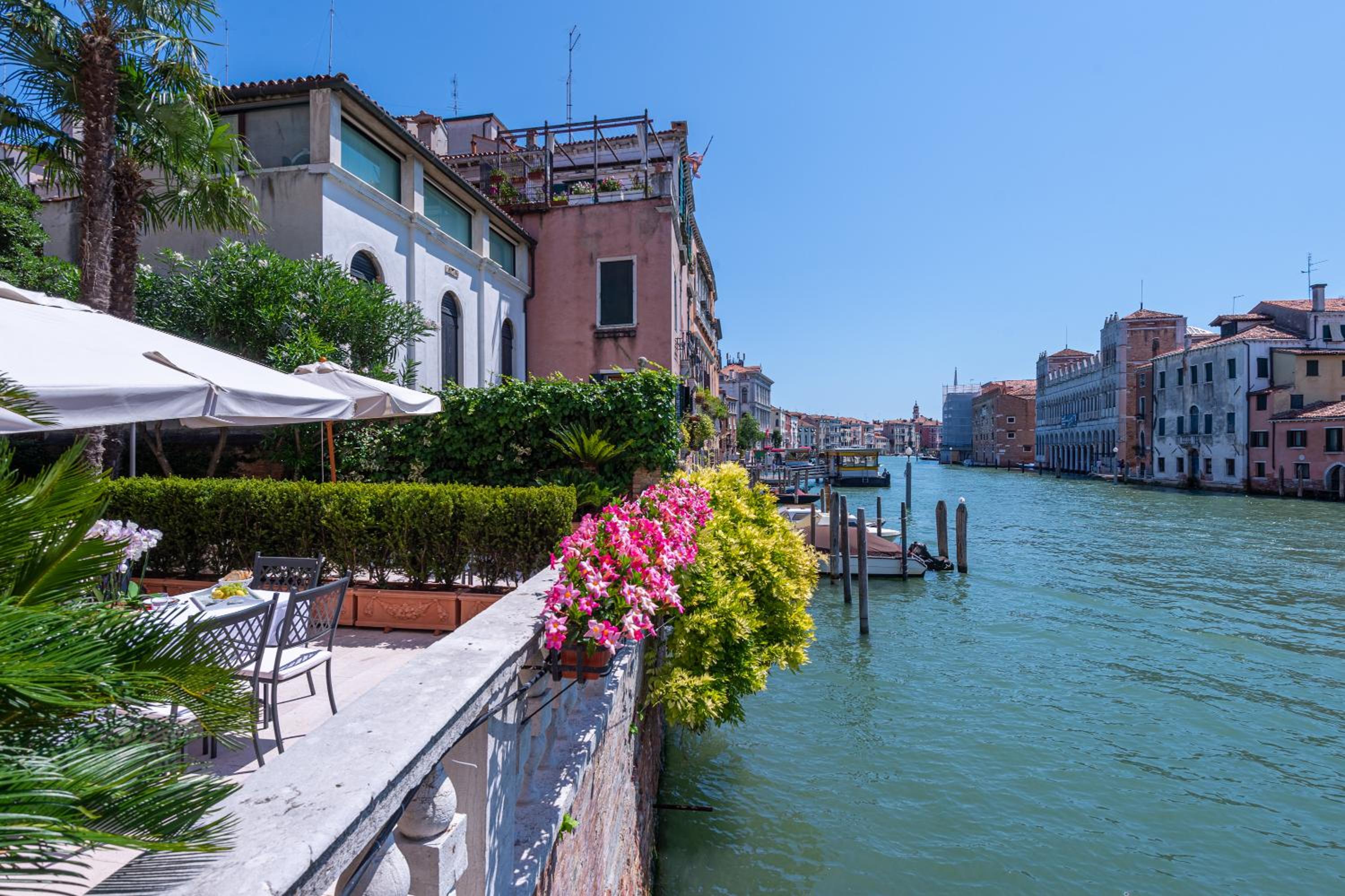 Ca' dei Cuori on the Grand Canal