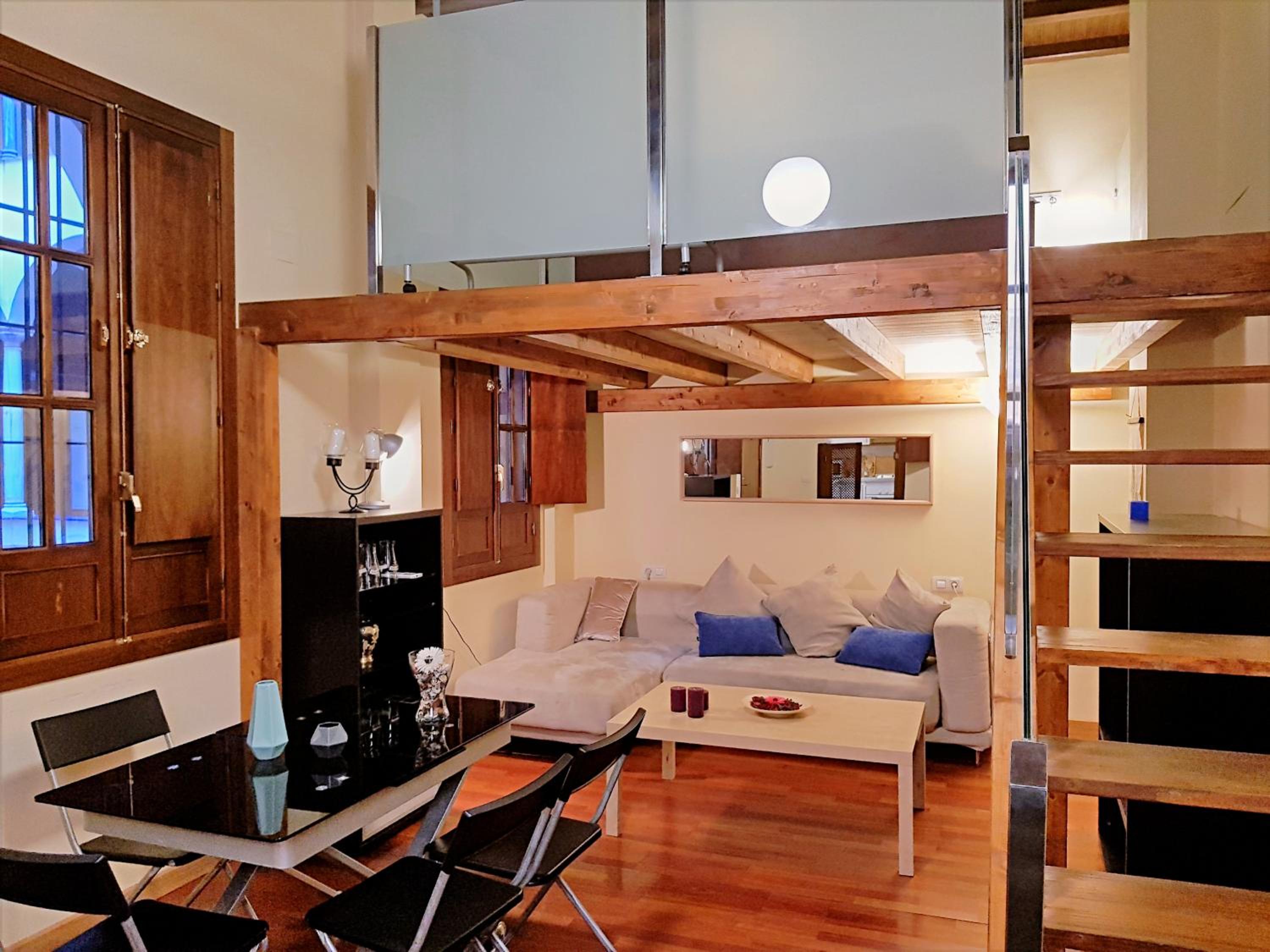 Feria Palace Apartment view 4