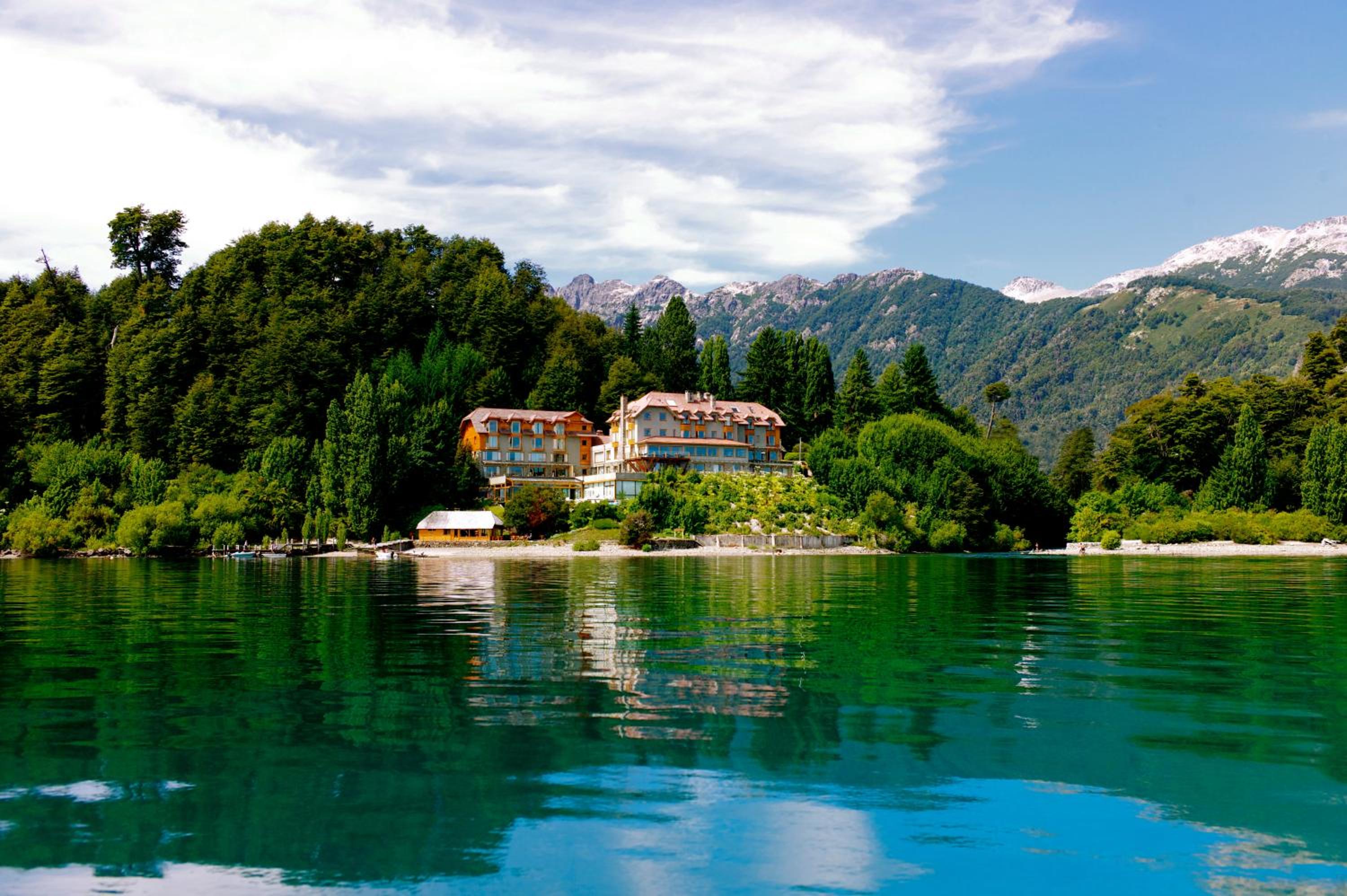 Hotel Correntoso Lake & River Hotel - Image 1