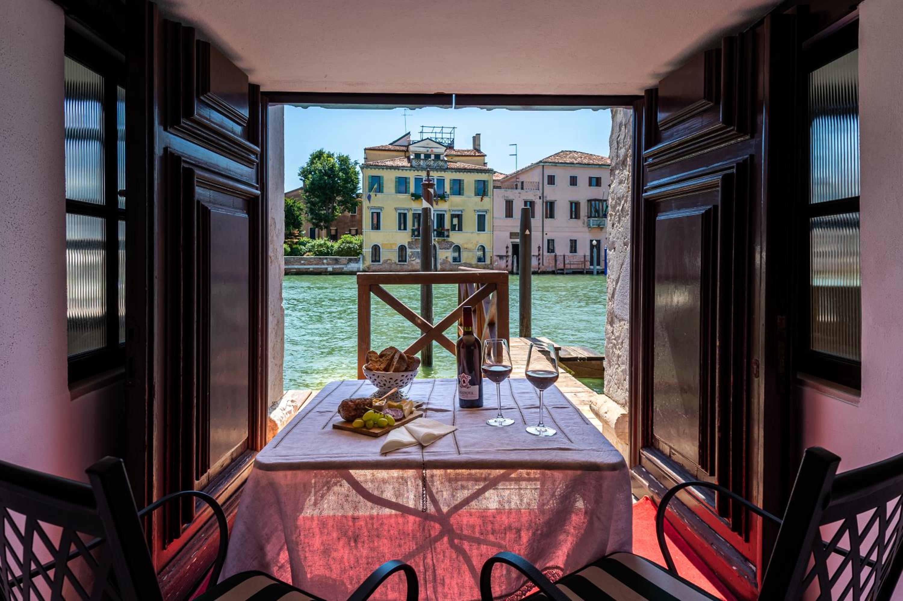 Ca' dei Cuori on the Grand Canal