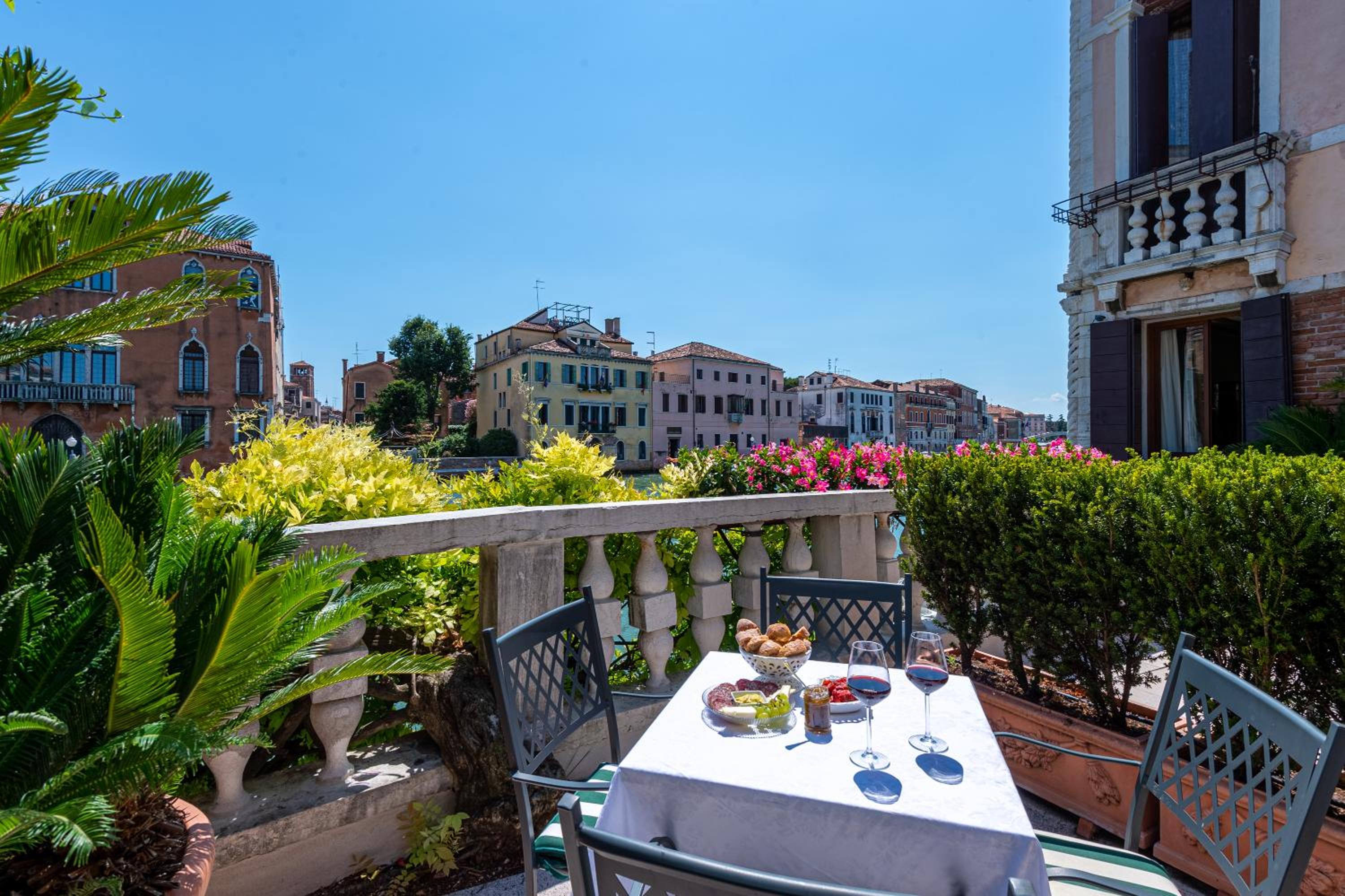 Ca' dei Cuori on the Grand Canal