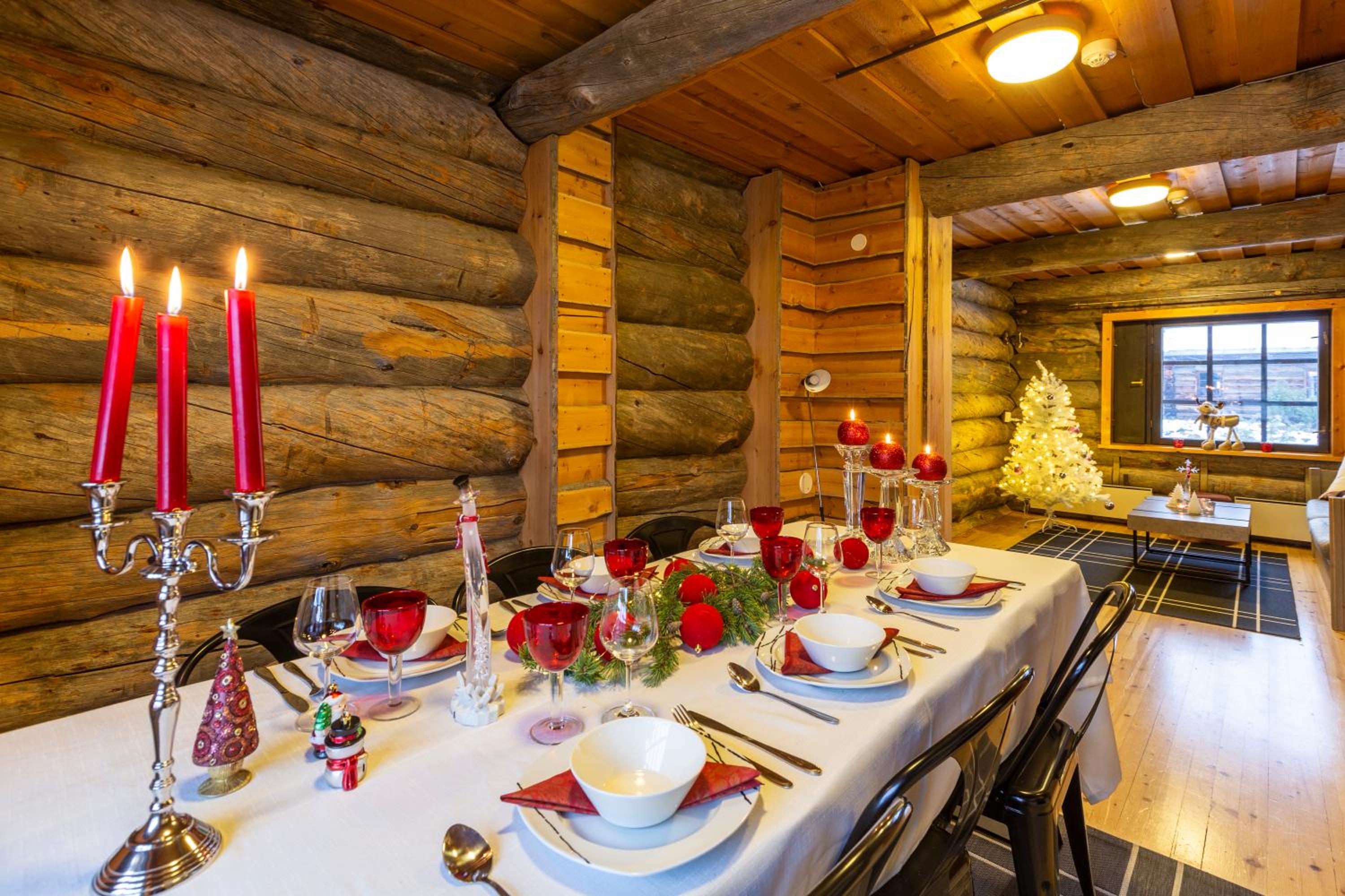 Kuukkeli Log Houses Porakka Inn