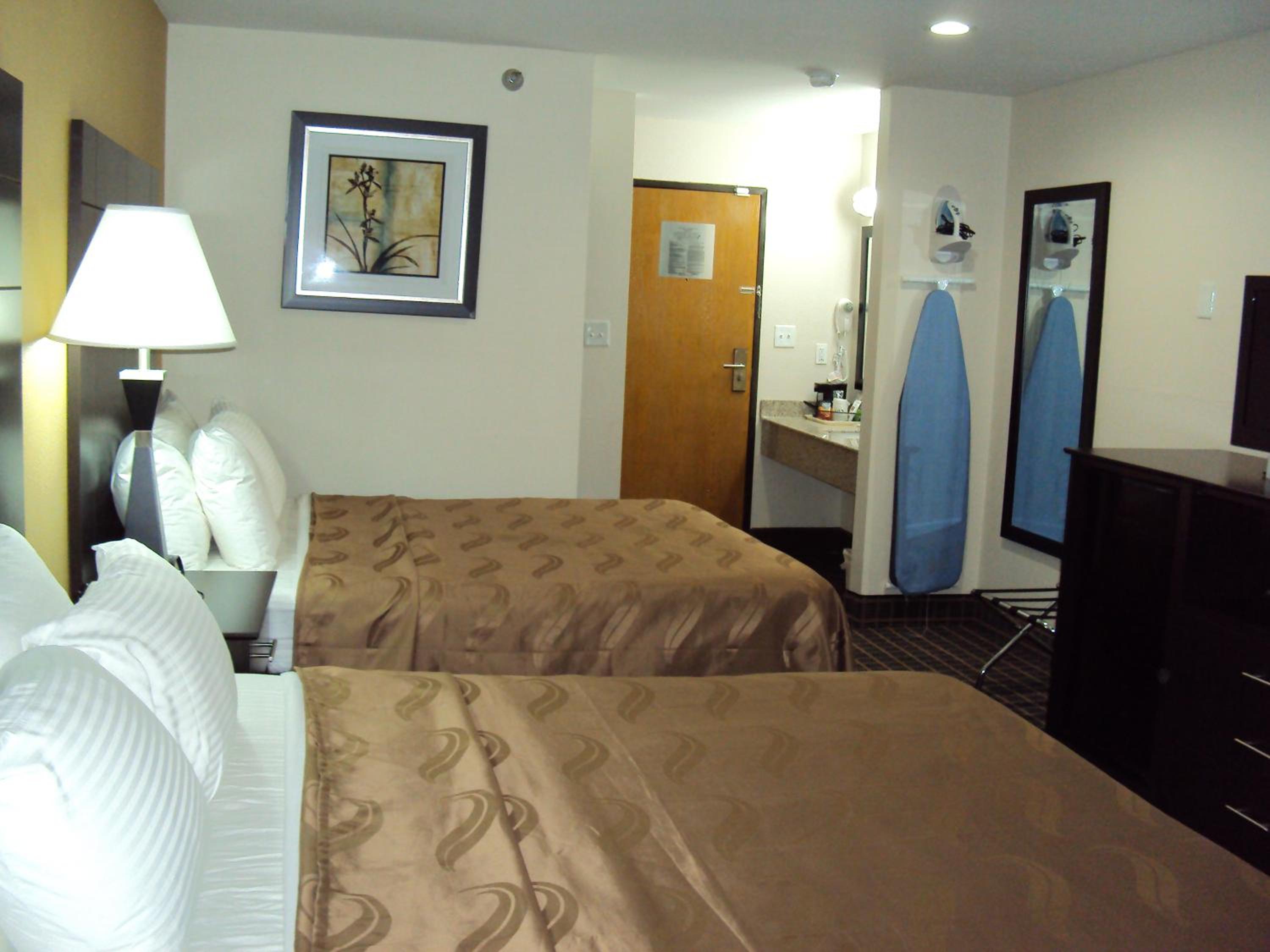 Carbondale Vacations - Quality Inn Carbondale University area - Property Image 43