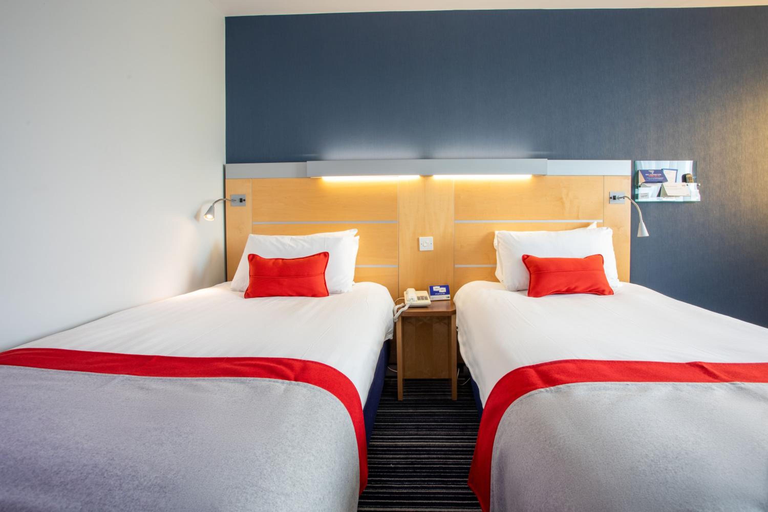 Dunfermline Vacations - Holiday Inn Express Dunfermline, an IHG Hotel - Property Image 2