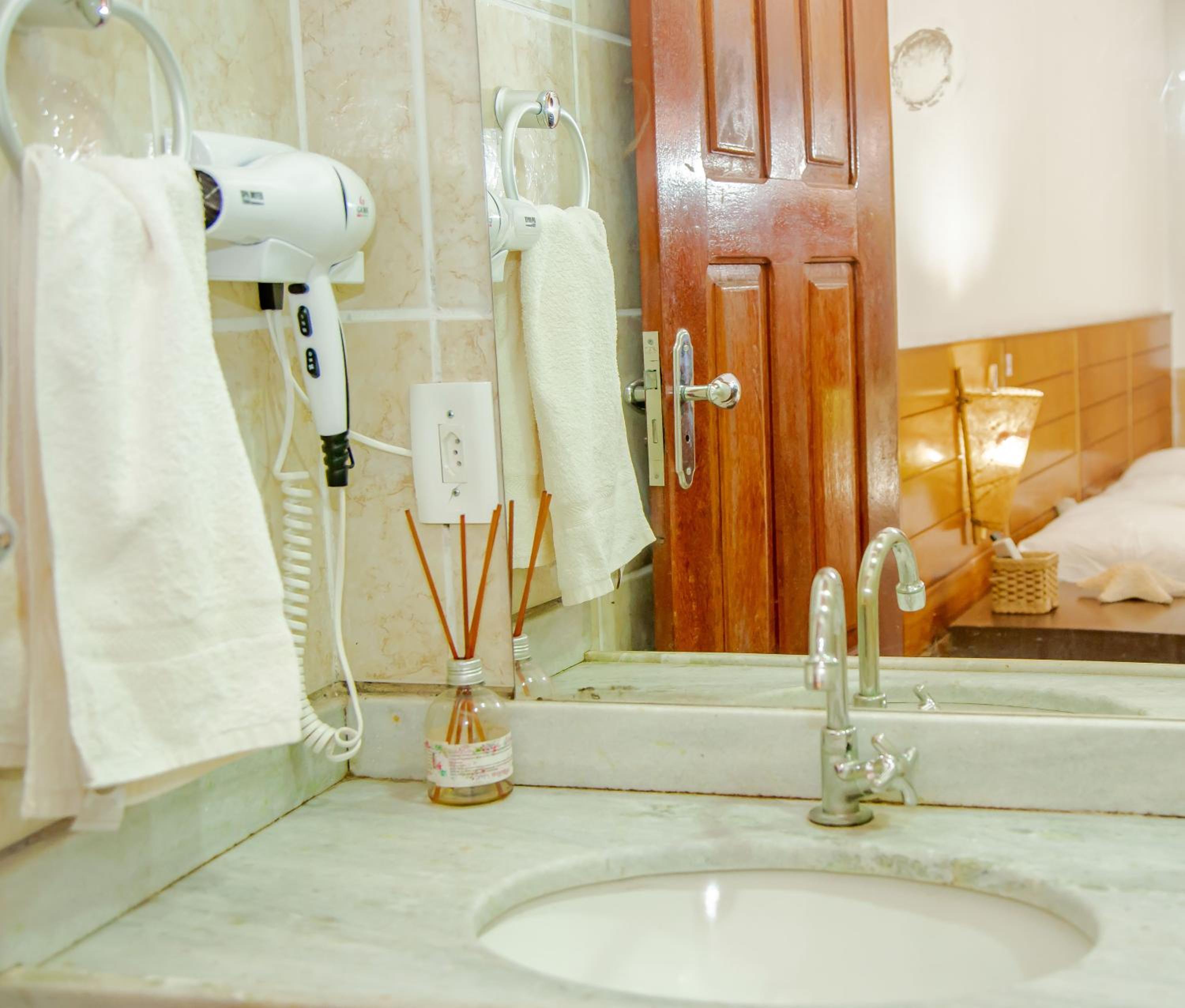 Jeri Village Hotel
