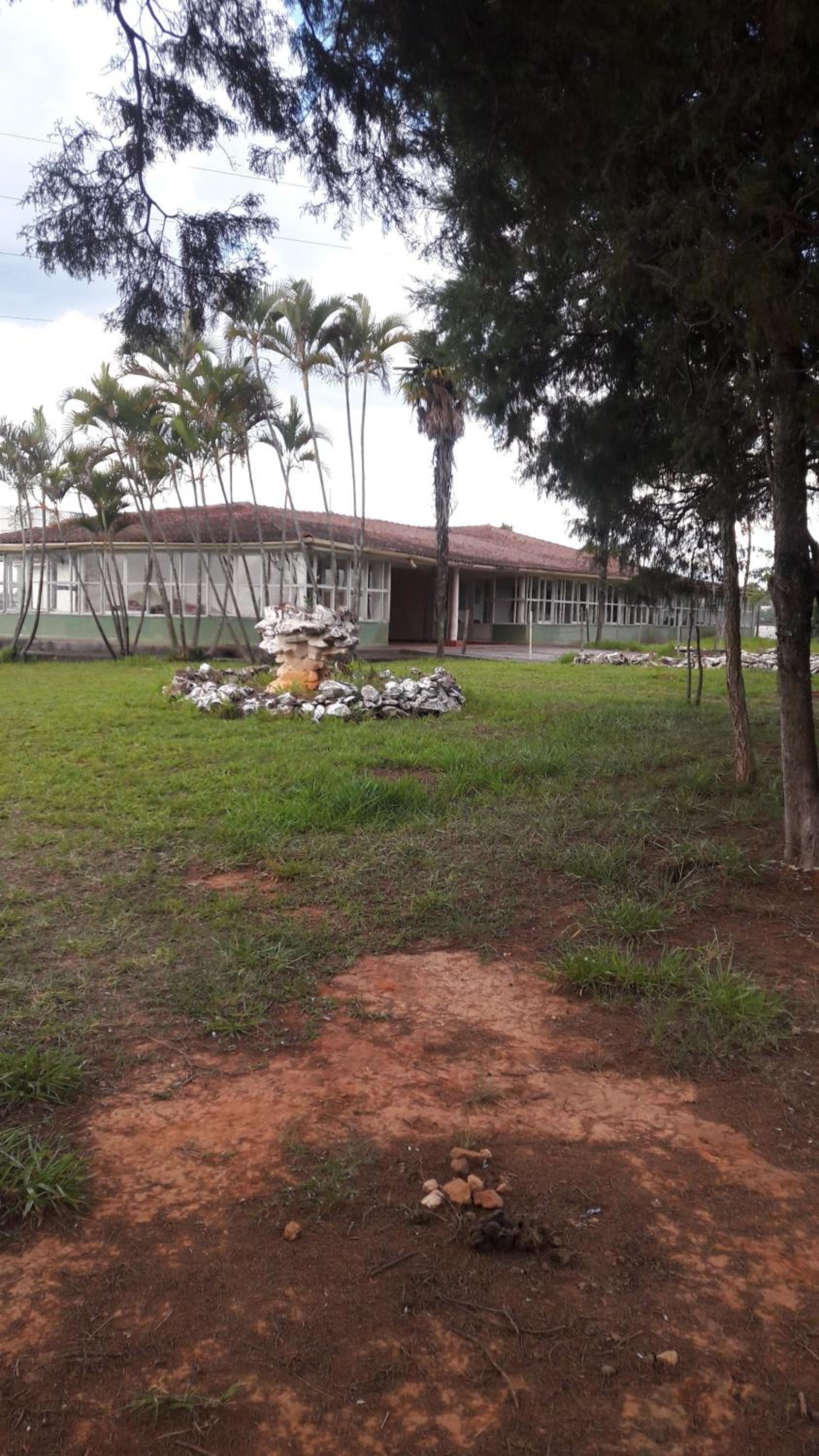 Lazer Campo Piscina 07 qts 4wc km.68 C.Branco
