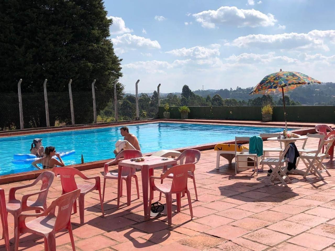 Lazer Campo Piscina 07 qts 4wc km.68 C.Branco