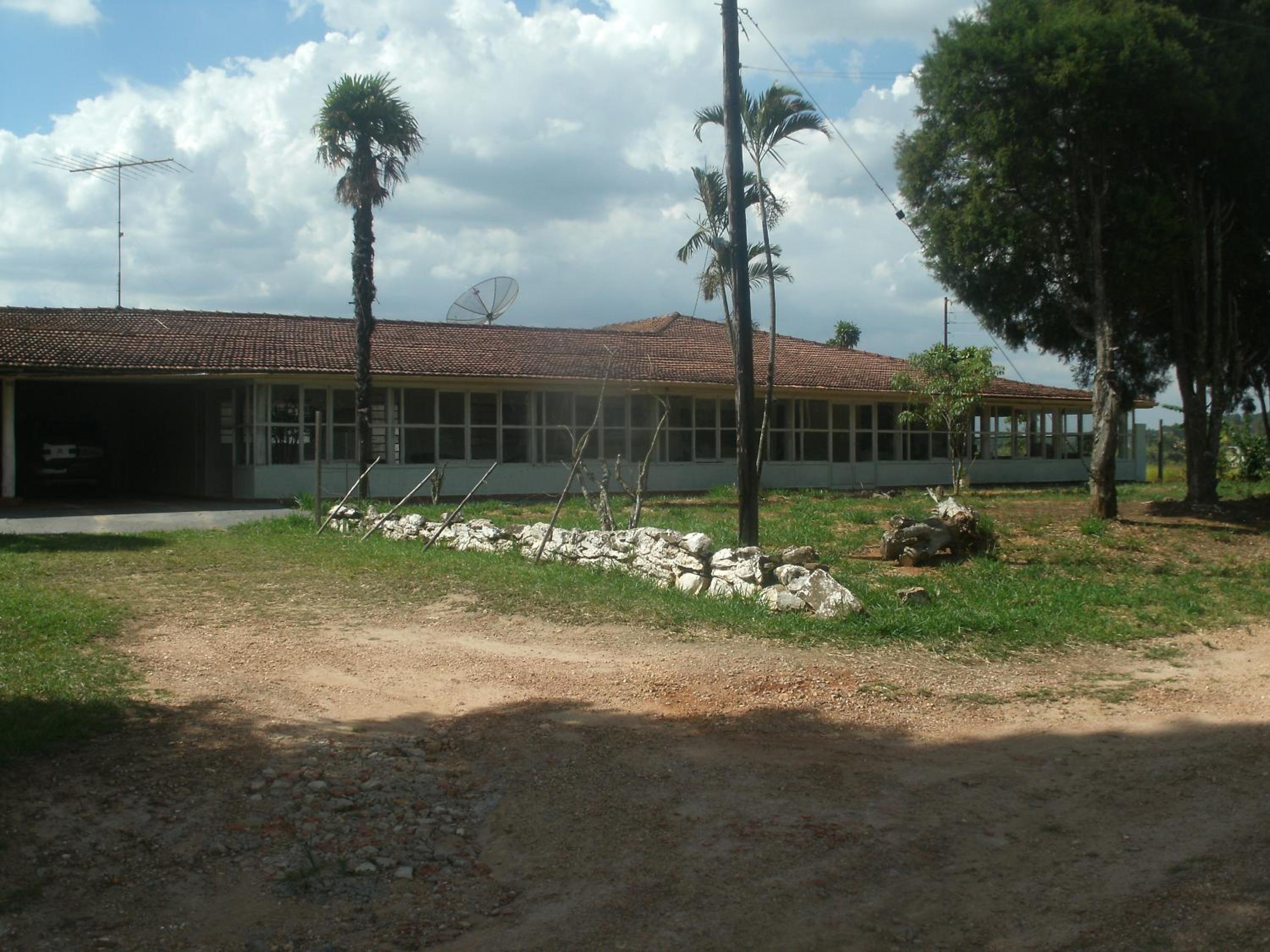 Lazer Campo Piscina 07 qts 4wc km.68 C.Branco