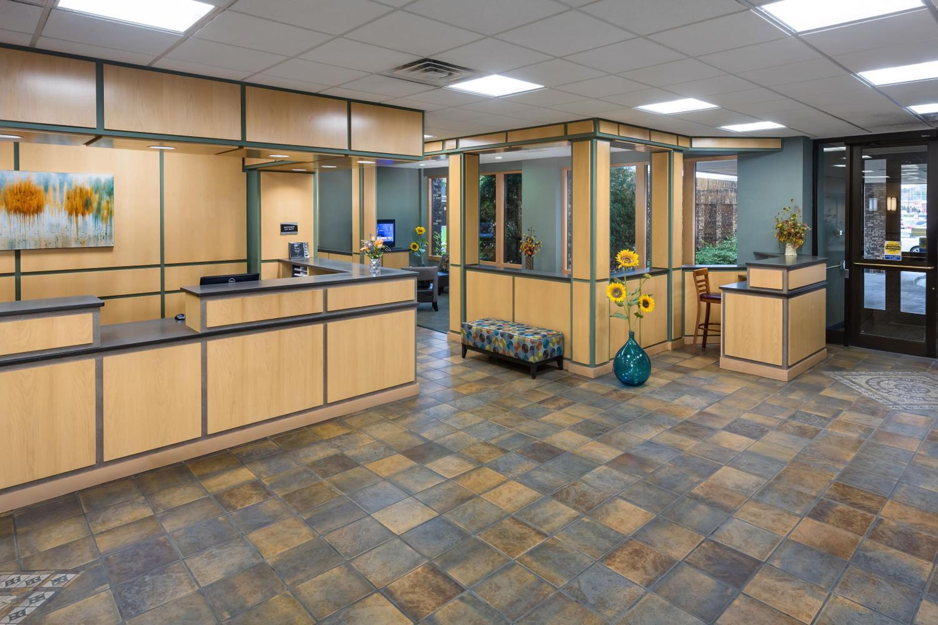 Bismarck Vacations - Bismarck Hotel and Conference Center - Property Image 3