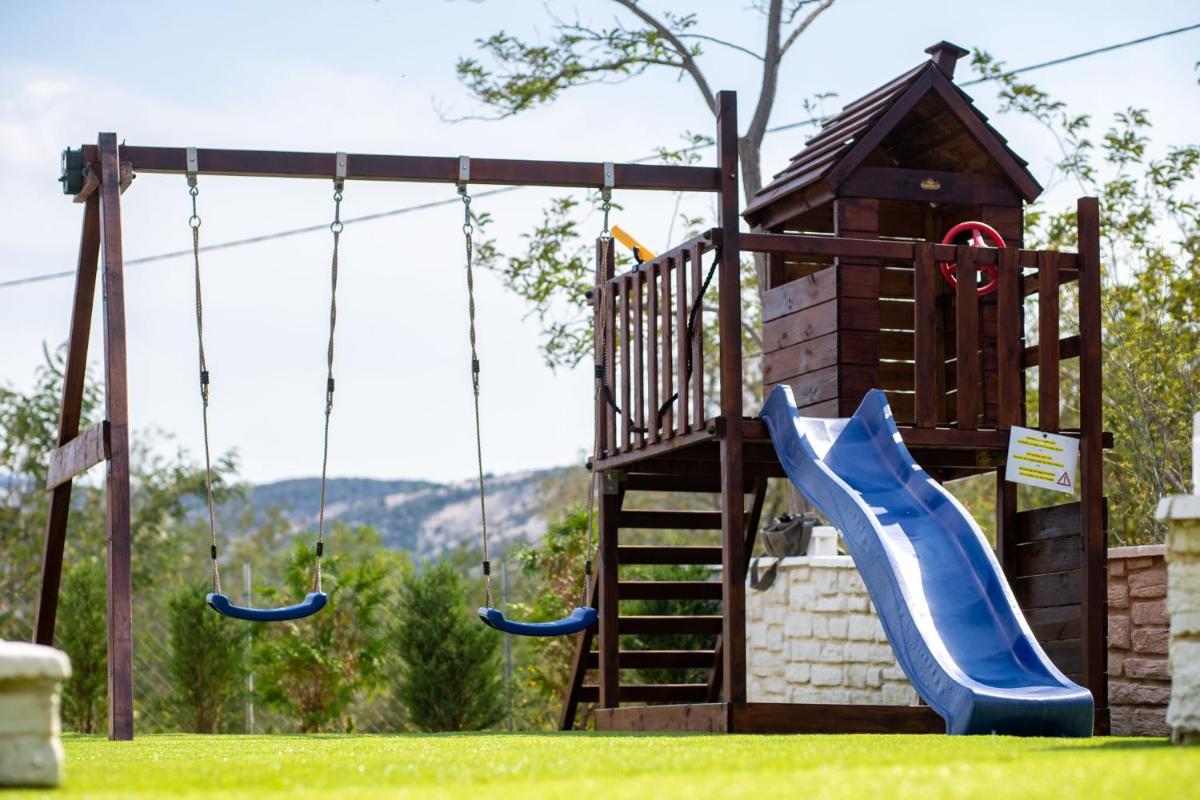 children's play area