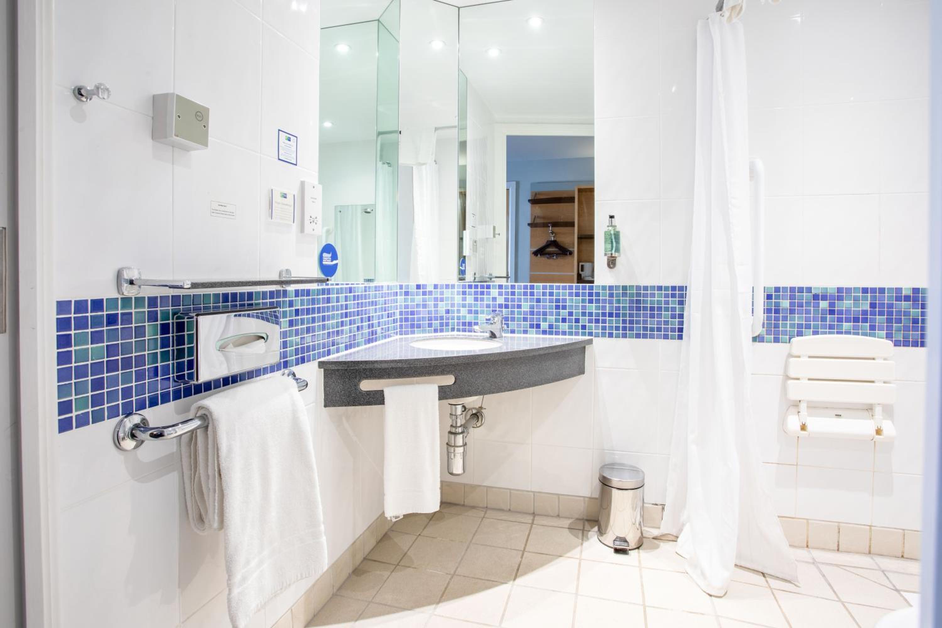 Dunfermline Vacations - Holiday Inn Express Dunfermline, an IHG Hotel - Property Image 18