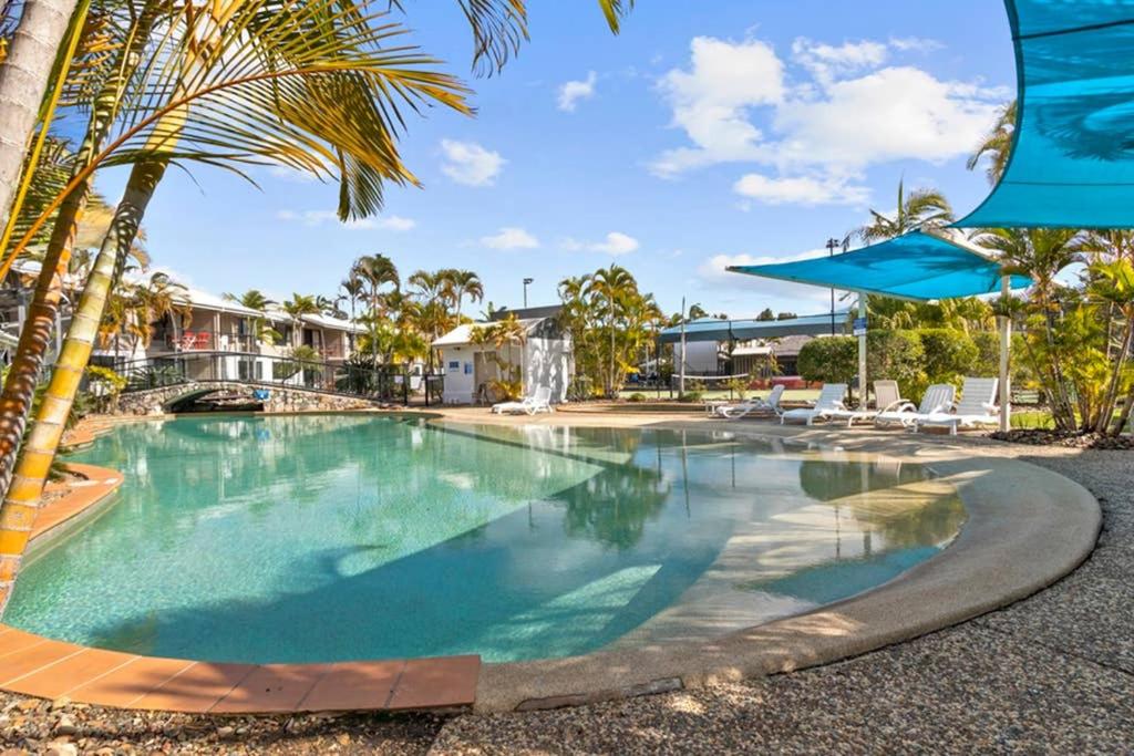 Noosaville Vacations - 2 Bedroom Villa In Tropical Resort - Property Image 10