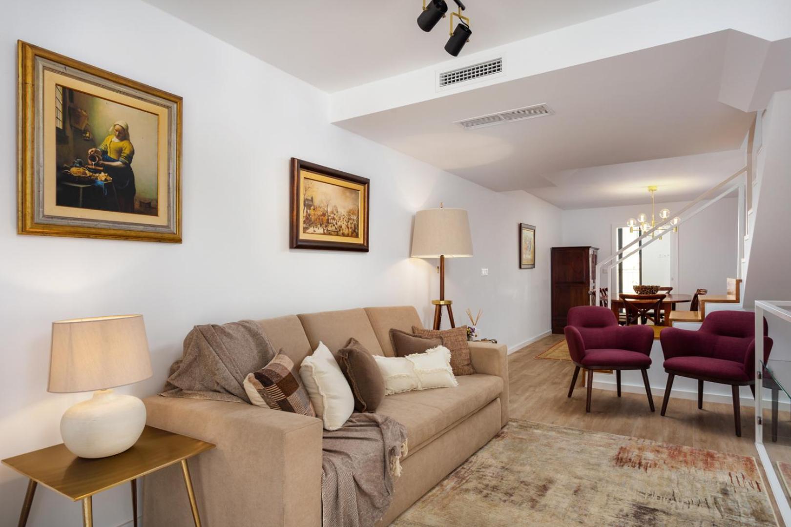 STUPENDO-Three Rooms-Suite with Terrace -Center -Air conditioning view 4