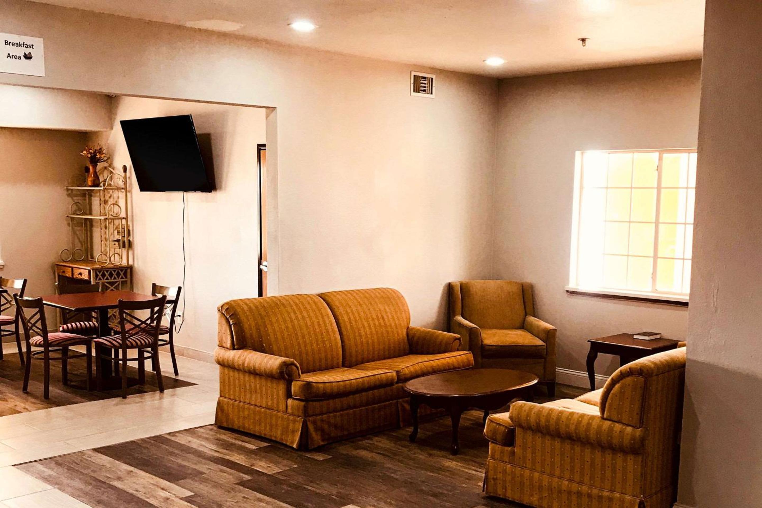 Rodeway Inn Stephenville view 5